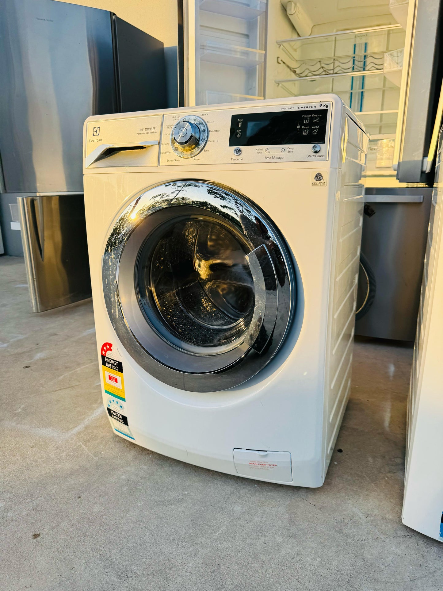 **ELECTROLUX 9KGS FRONT LOADER WASHING MACHINE** FREE DELIVERY