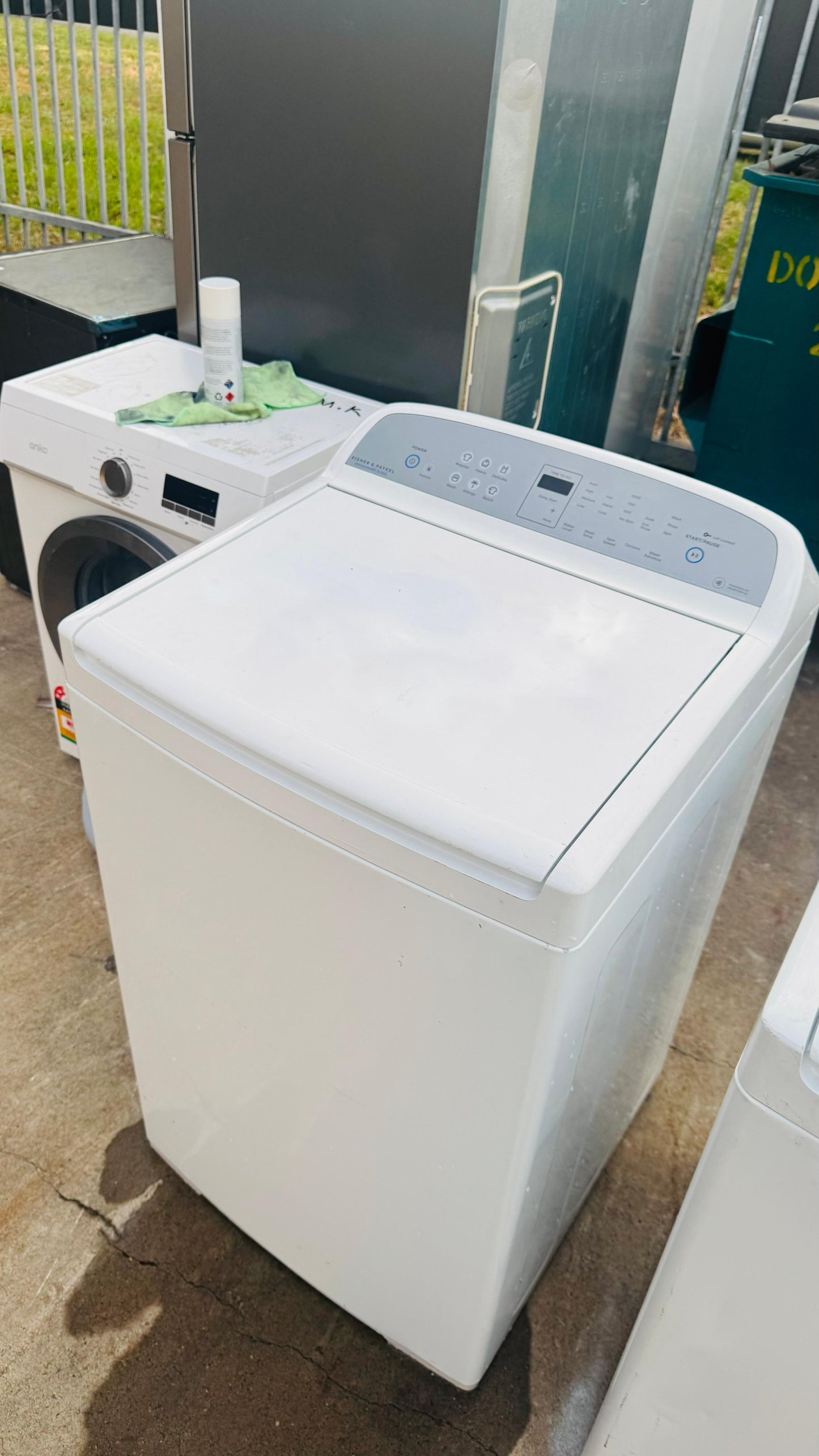 FISHER AND PAYKEL 8.5KGS TOP LOADER WASHING MACHINE