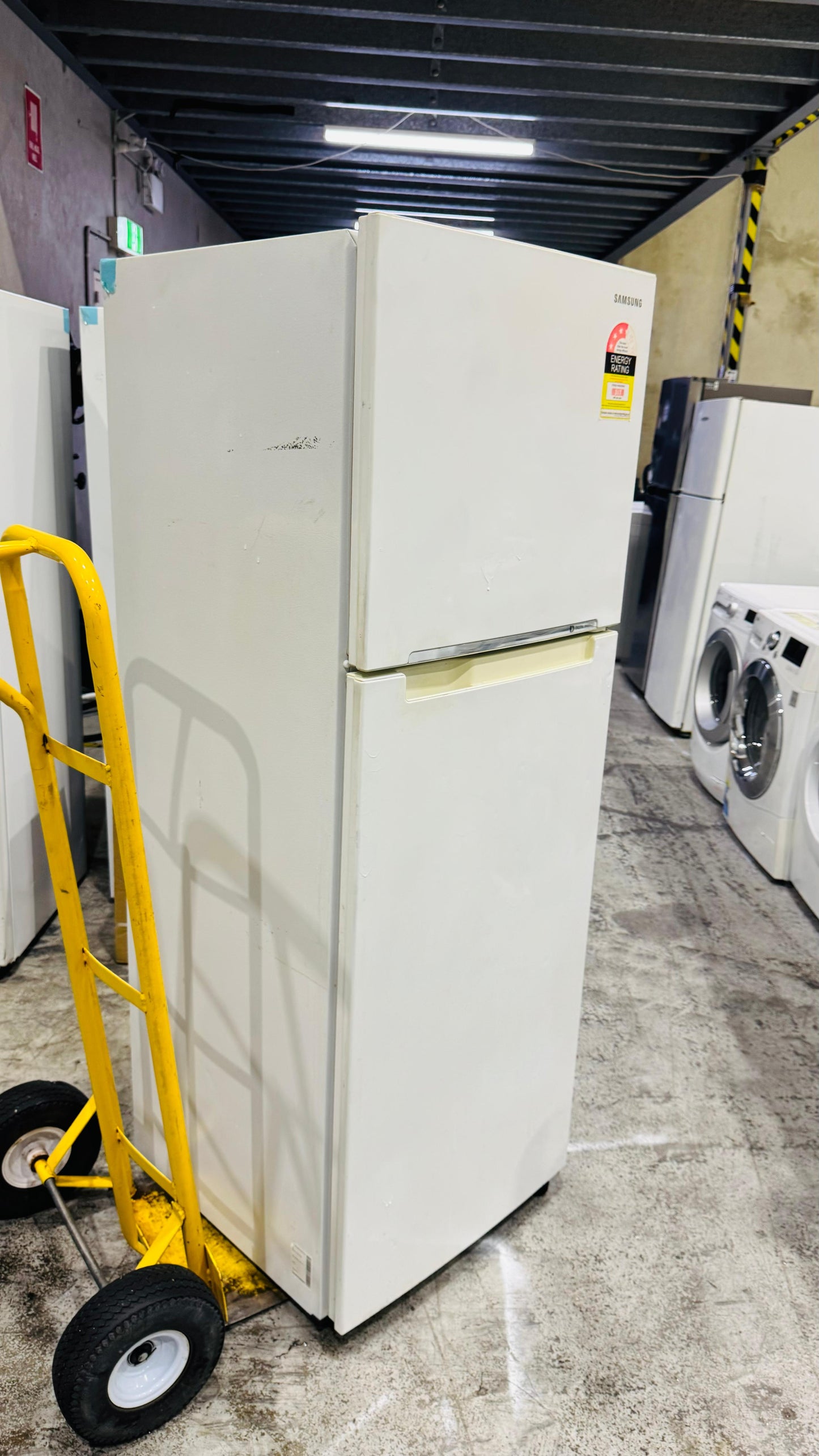 SAMSUNG 341 LITRES FRIDGE FREEZER