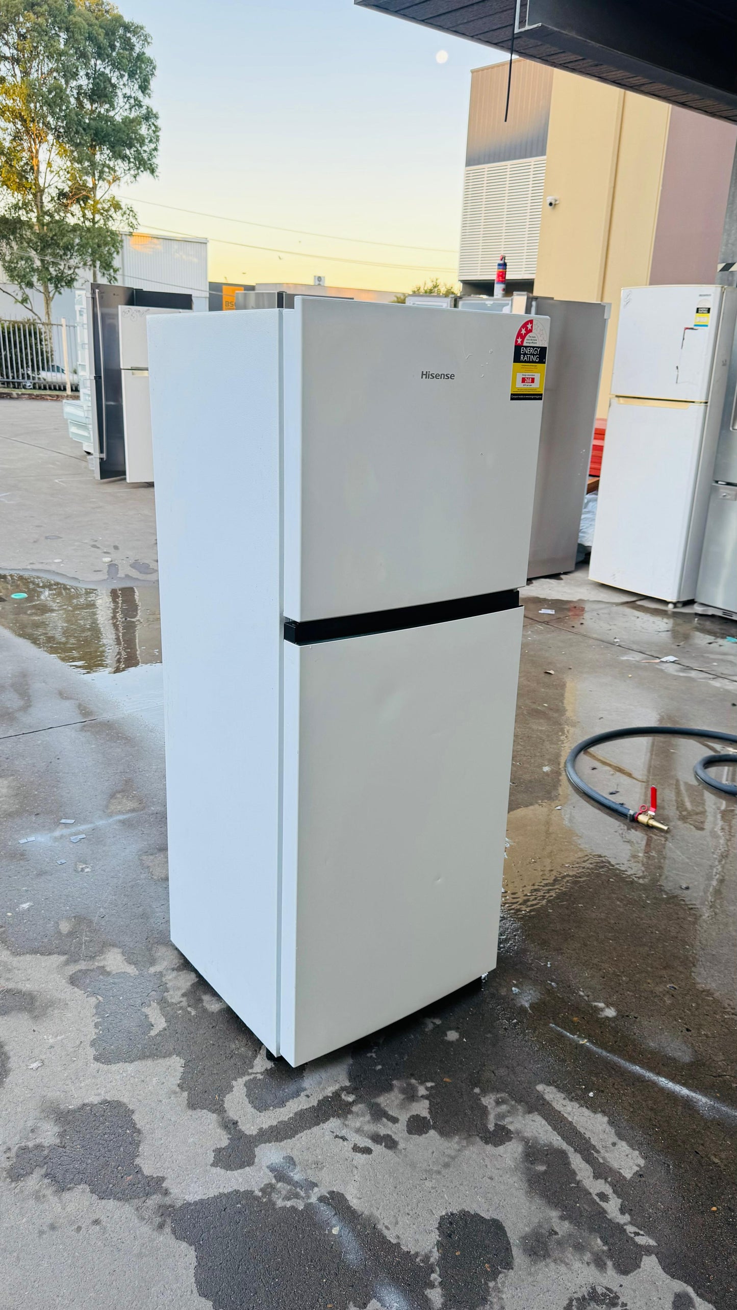 HISENSE 205 LITRES FRIDGE FREEZER