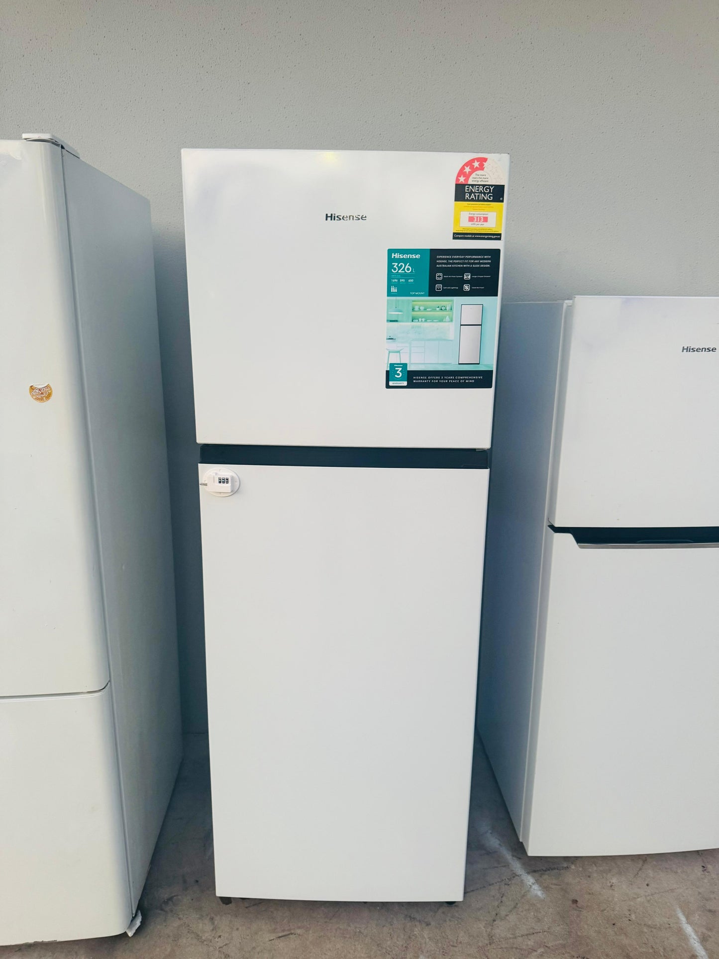 HISENSE 326 LITRES FRIDGE FREEZER