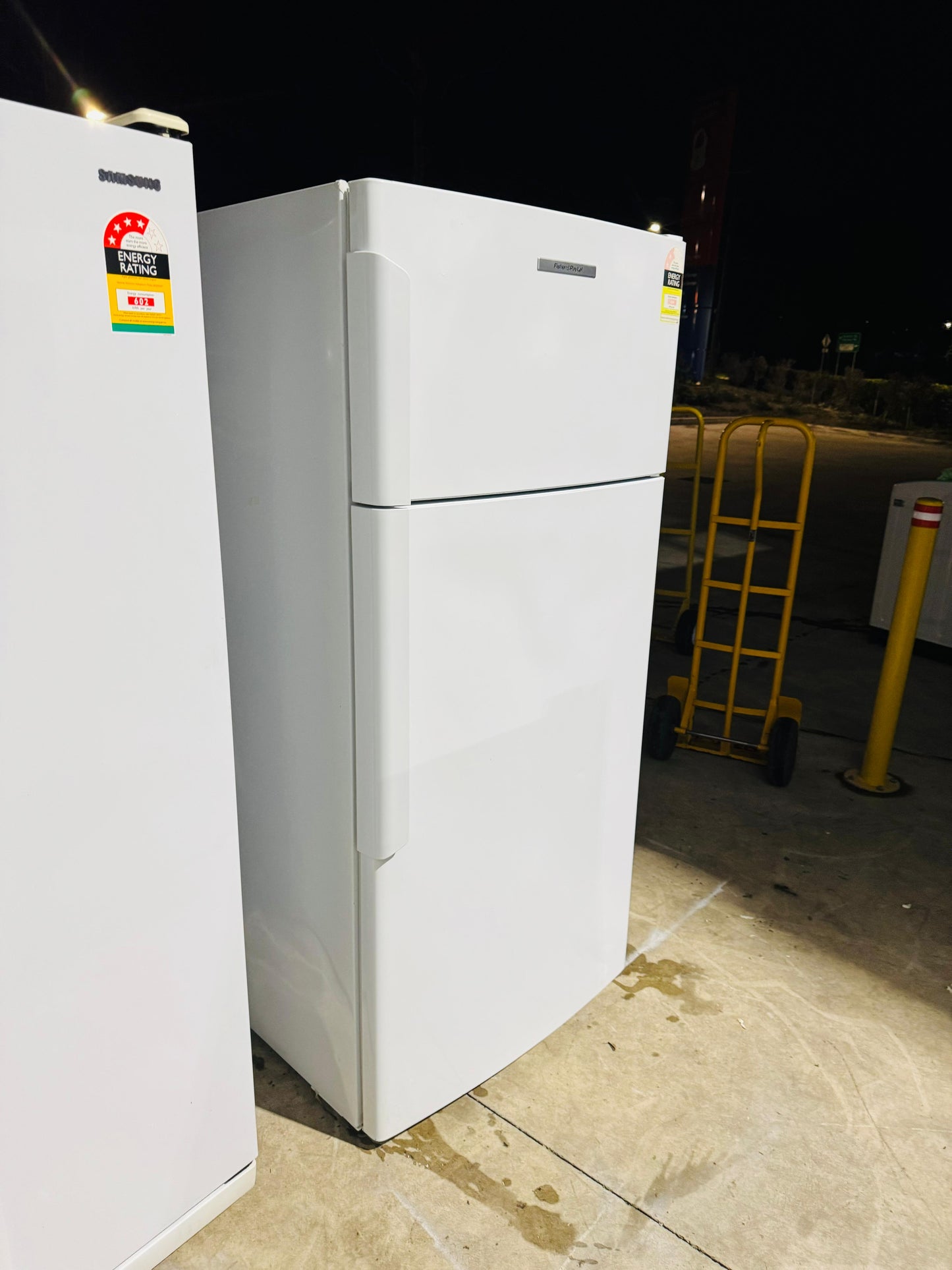 FISHER AND PAYKEL 517 LITRES FRIDGE FREEZER