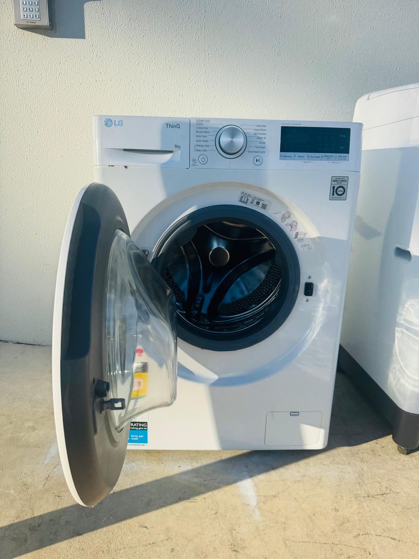 LG 8 KGS FRONT LOADER WASHING MACHINE