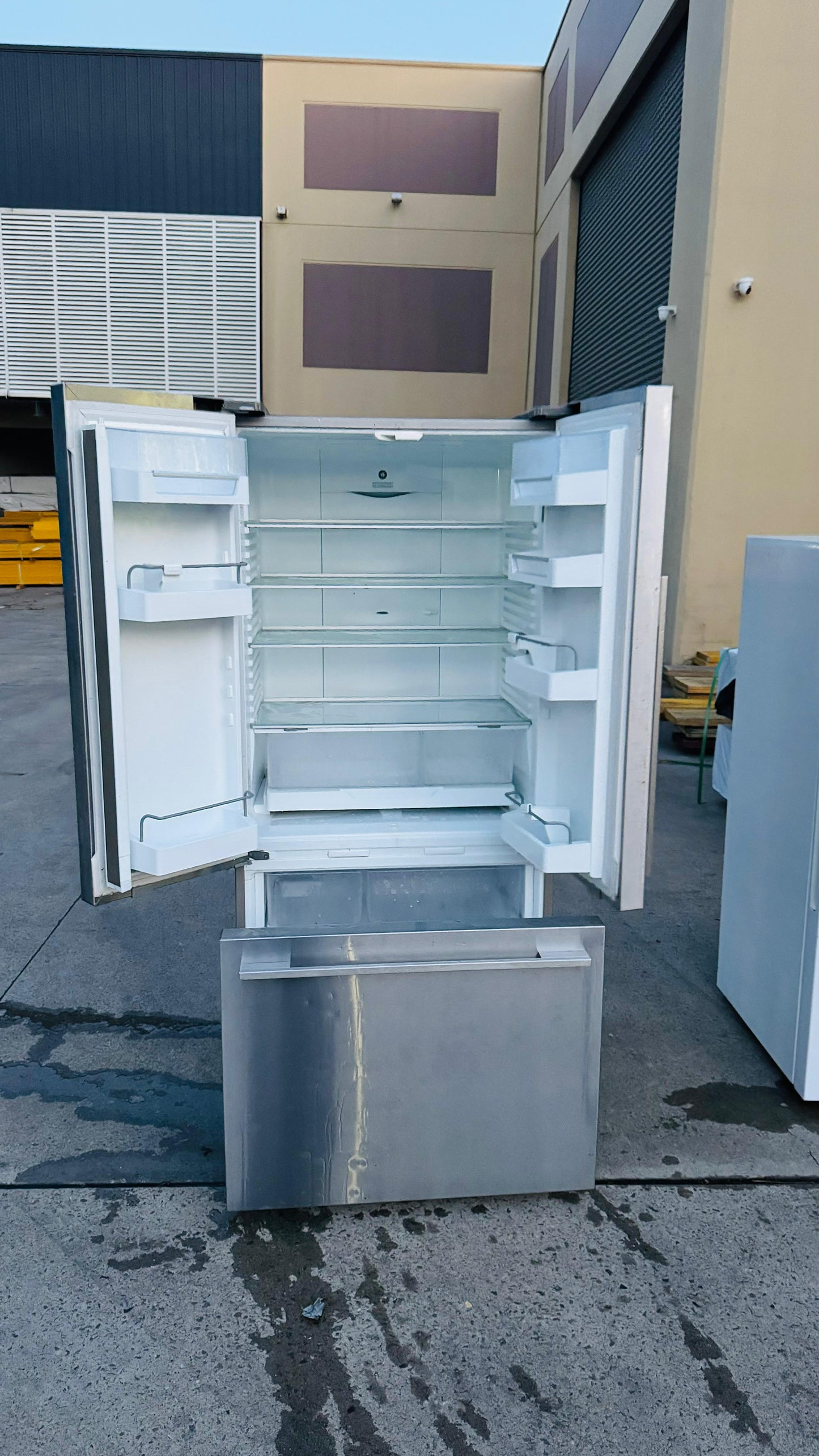 FISHER AND PAYKEL 519 LITRES FRENCH DOOR FRIDGE FREEZER