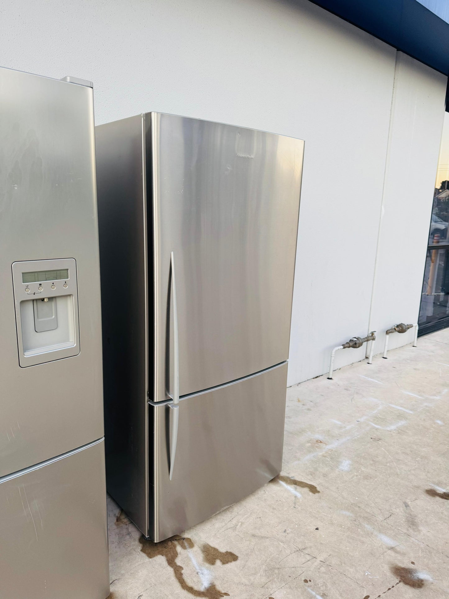 FISHER AND PAYKEL 519 LITRES FRIDGE FREEZER