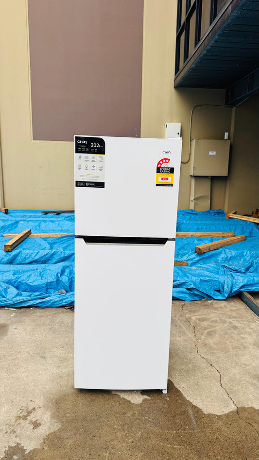 CHIQ 202 LITRES FRIDGE FREEZER