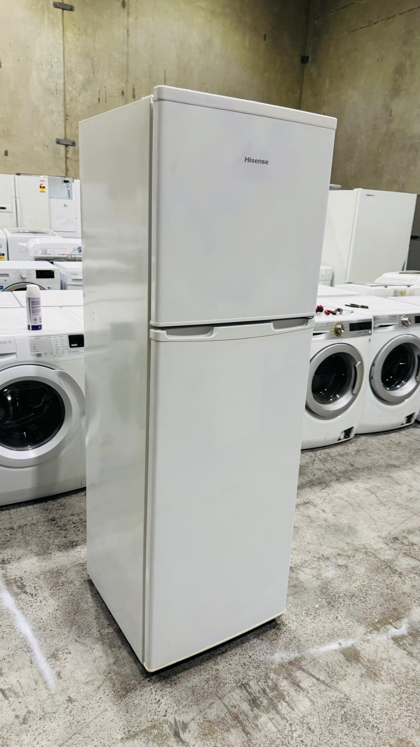 HISENSE 269 LITRES FRIDGE FREEZER