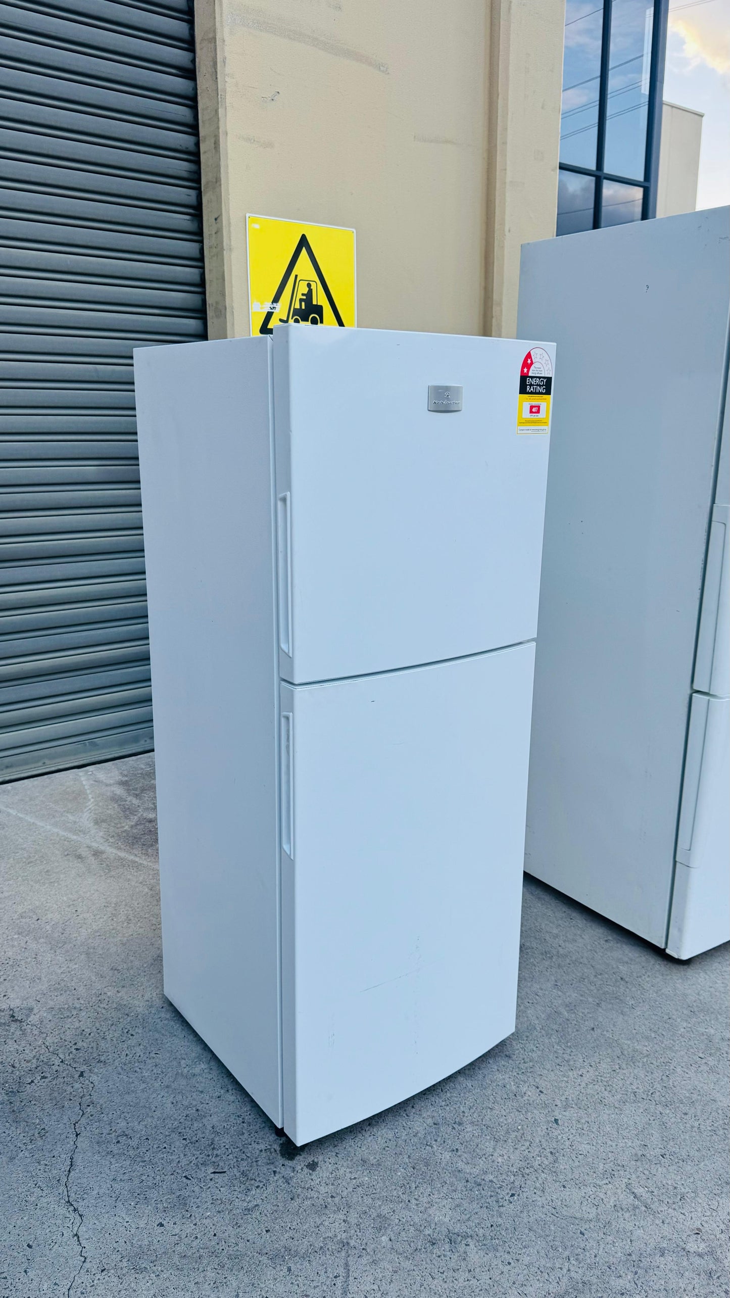 KELVINATOR 231 LITRES FRIDGE FREEZER