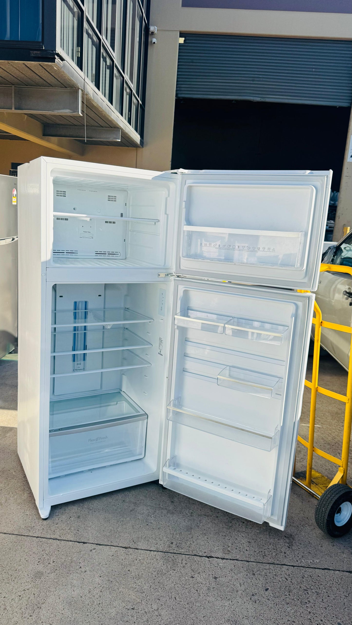 WESTINGHOUSE 462 LITRES FRIDGE FREEZER