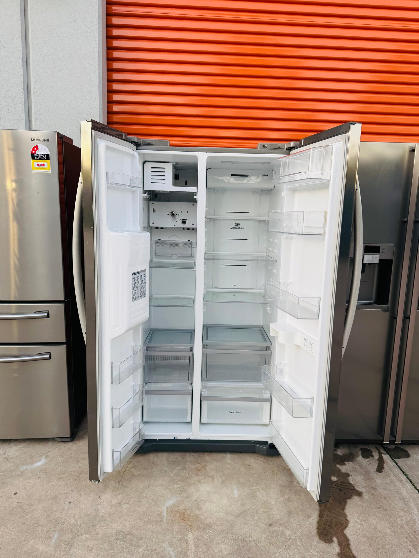 LG 563 LITRES SIDE BY SIDE DOOR FRIDGE FREEZER