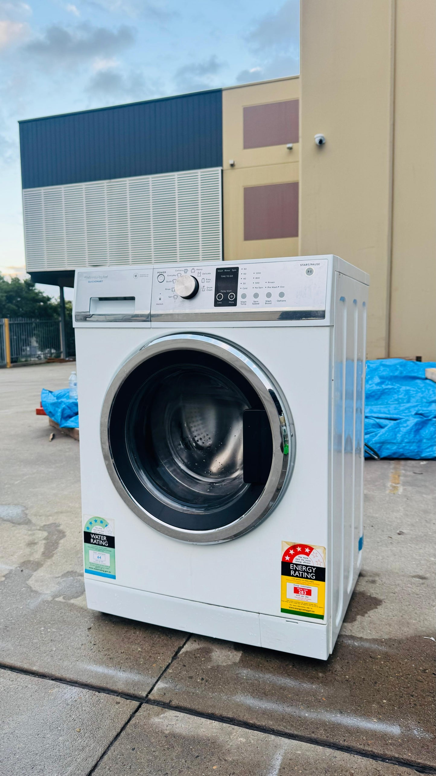 FISHER AND PAYKEL 7.5KGS FRONT LOADER WASHING MACHINE