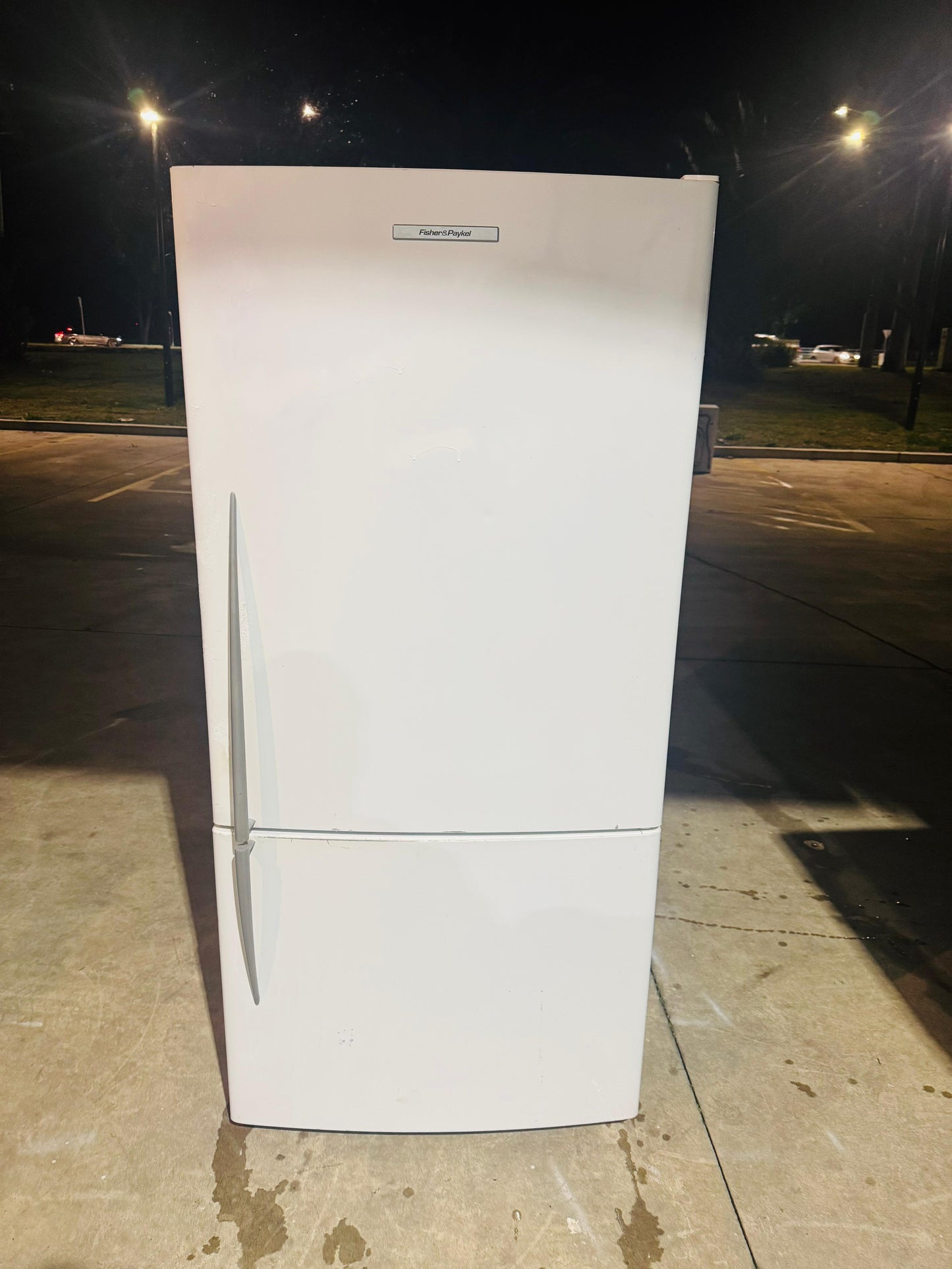 FISHER AND PAYKEL 519 LITRES FRIDGE FREEZER