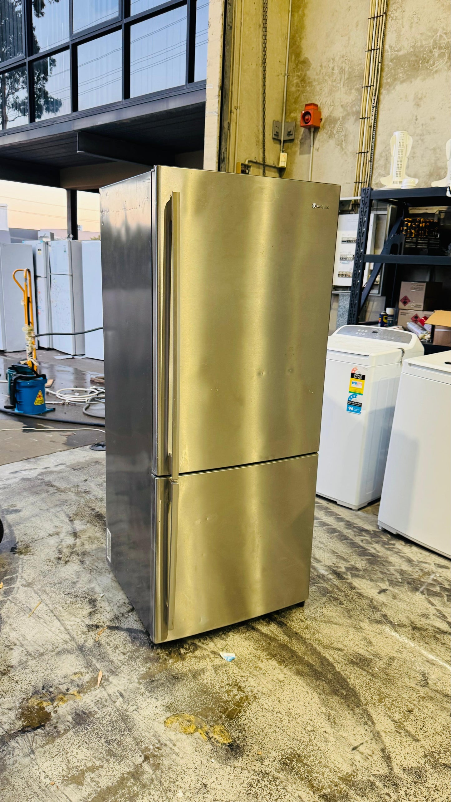 WESTINGHOUSE 420 LITRES FRIDGE FREEZER