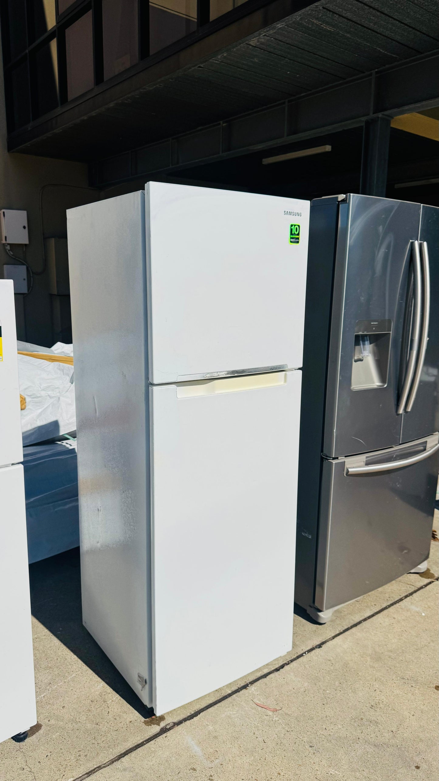 SAMSUNG 341 LITRES FRIDGE FREEZER