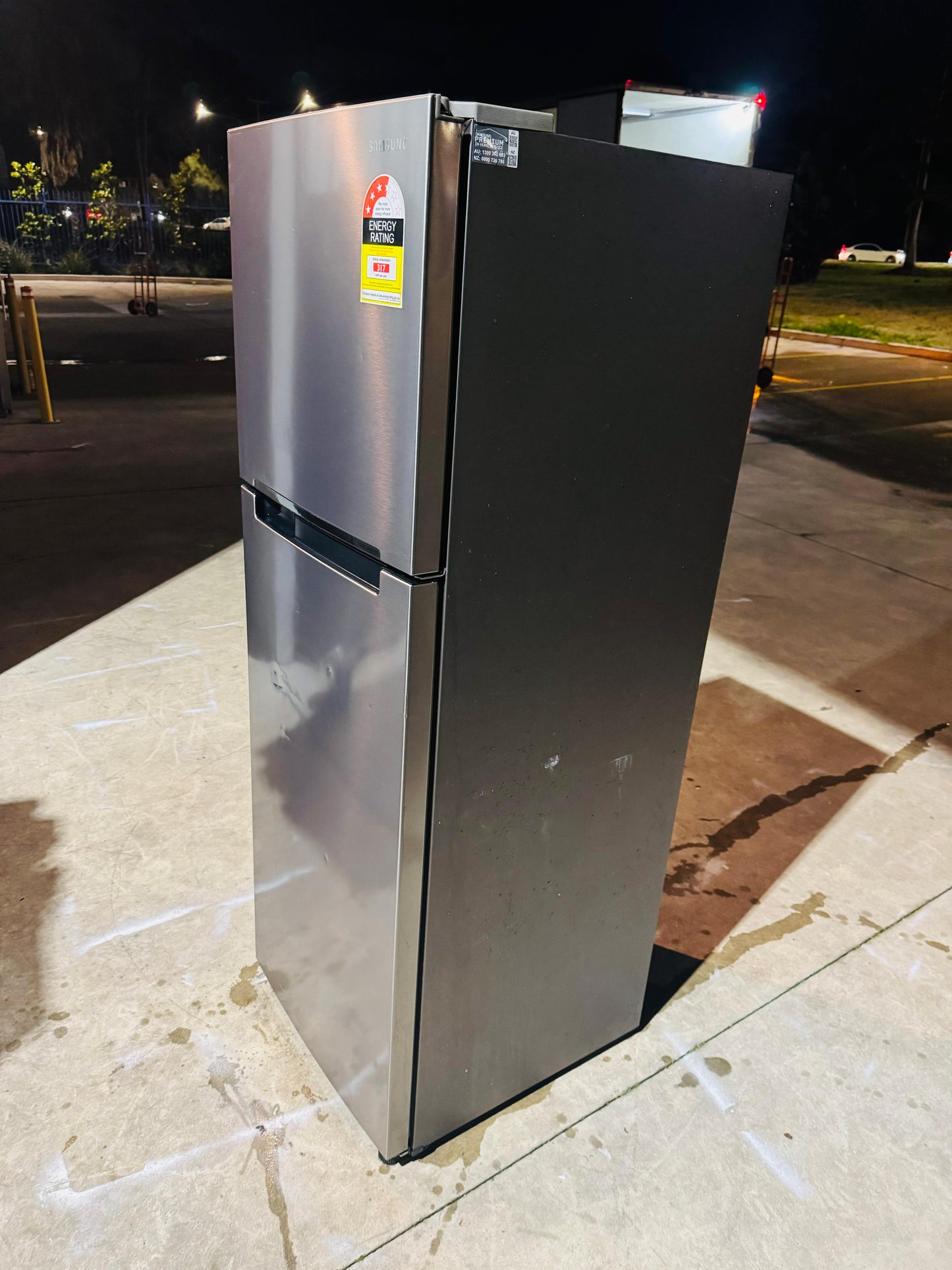 SAMSUNG 341 LITRES FRIDGE FREEZER