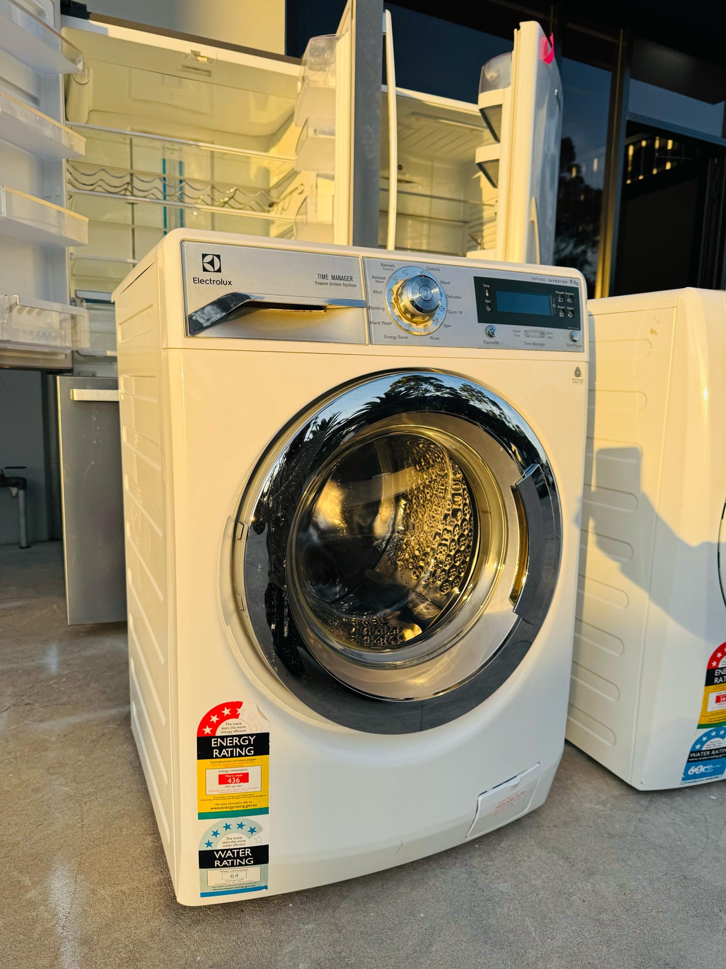 **ELECTROLUX 9KGS FRONT LOADER WASHING MACHINE** FREE DELIVERY