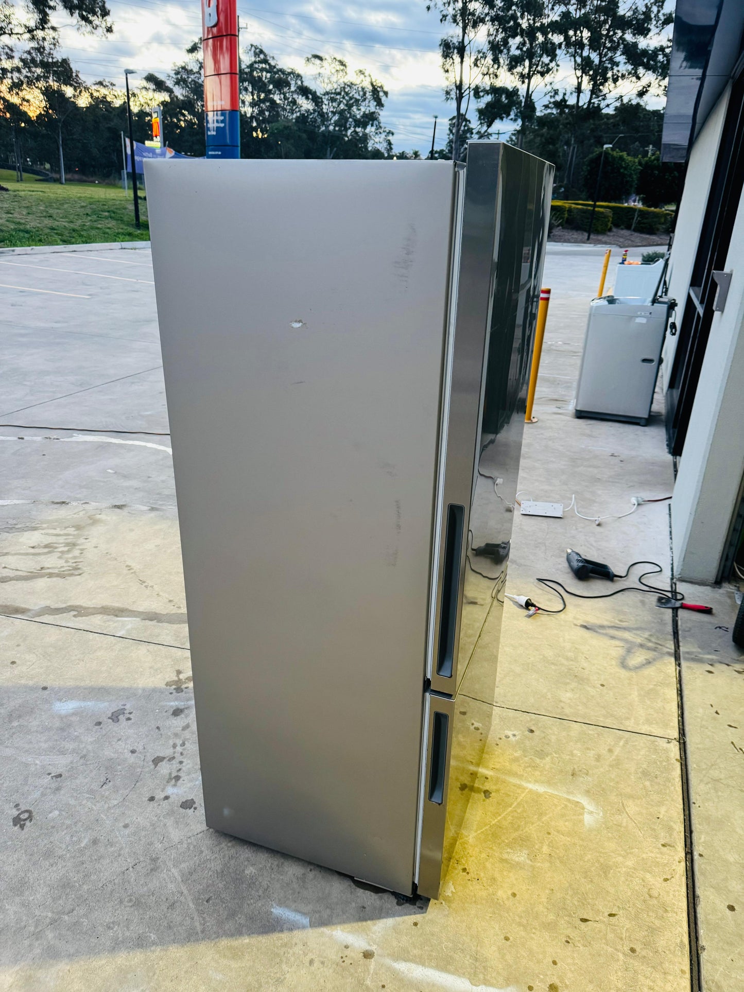 FISHER AND PAYKEL 442 LITRES FRIDGE FREEZER