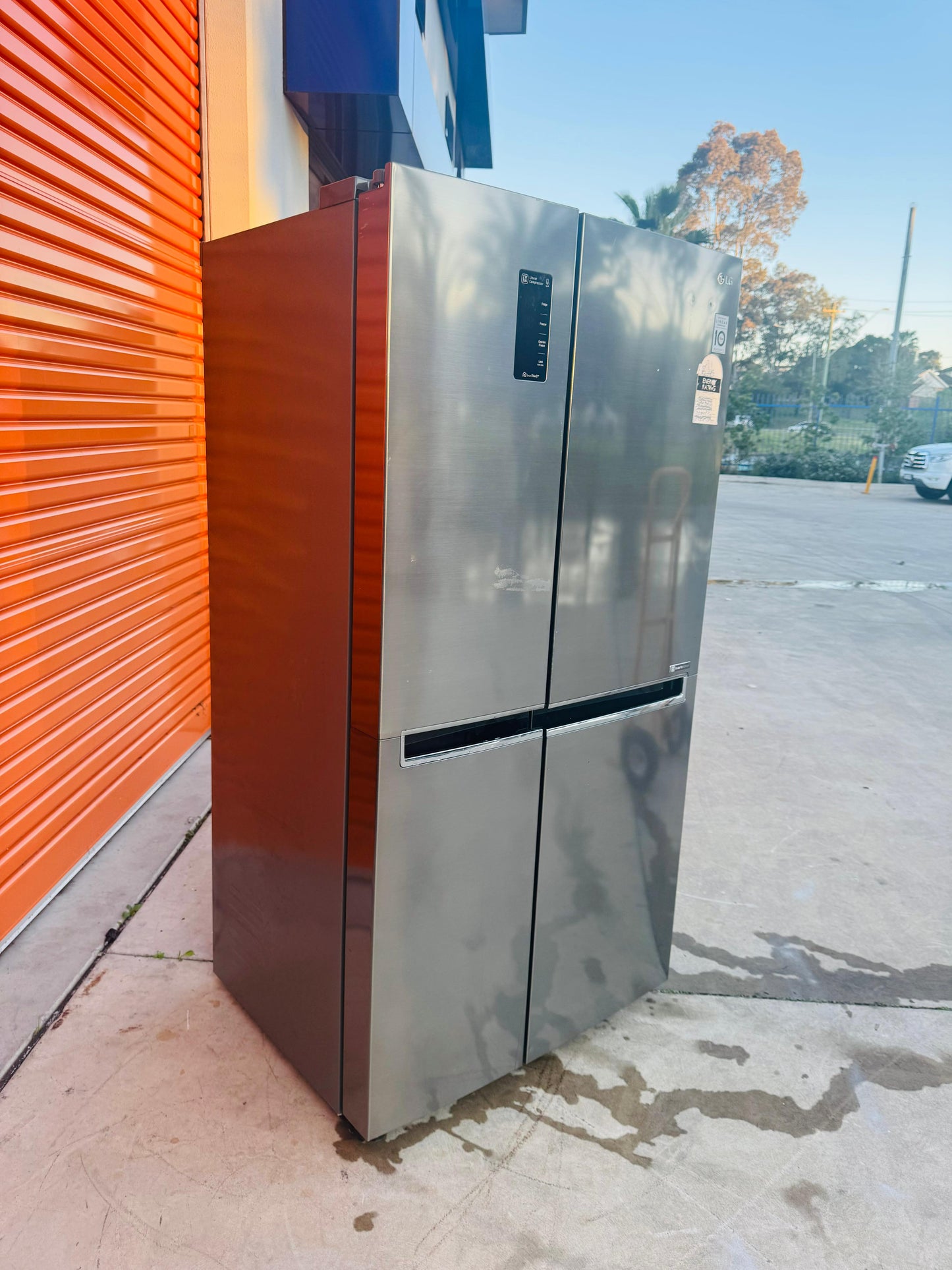 LG SIDE BY SIDE 687 LITRES FRIDGE FREEZER