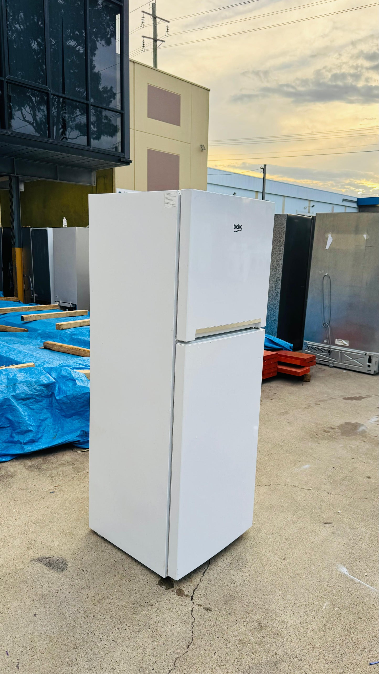BEKO 245 LITRES FRIDGE FREEZER