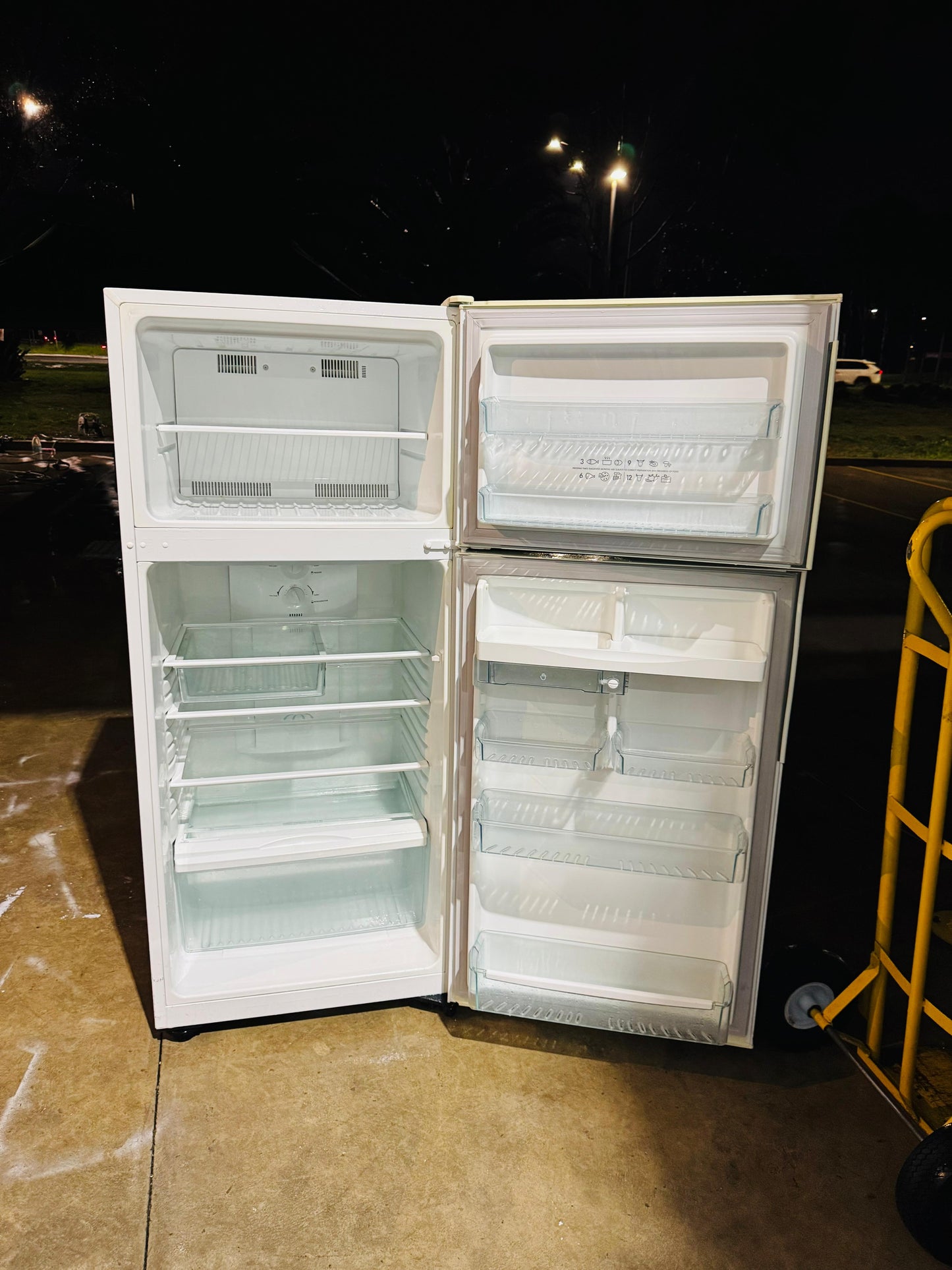 WESTING HOUSE 416 LITRES FRIDGE FREEZER