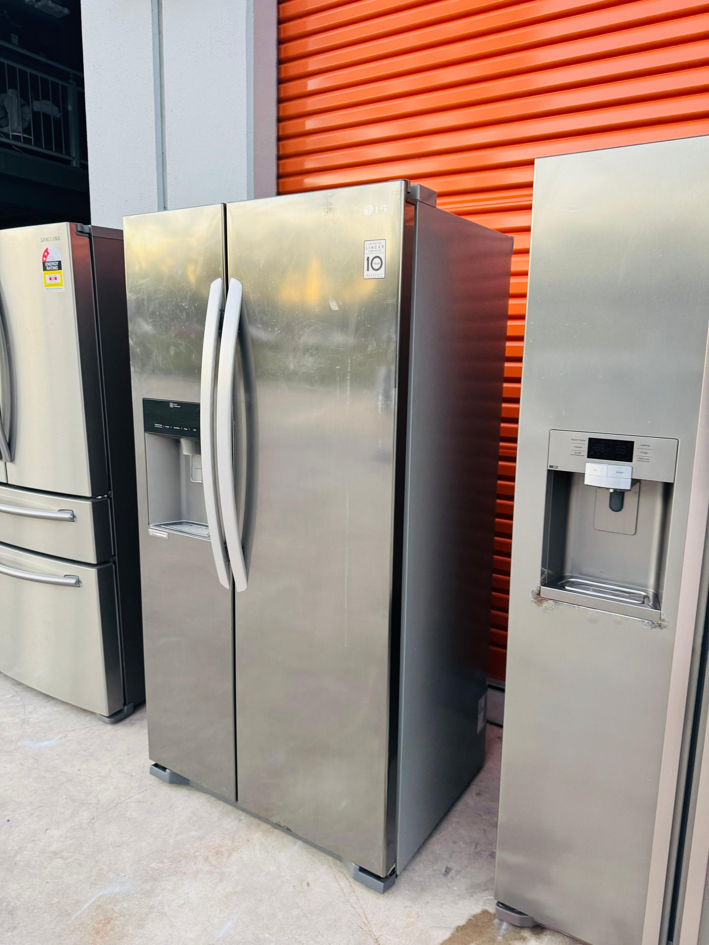 LG 563 LITRES SIDE BY SIDE DOOR FRIDGE FREEZER