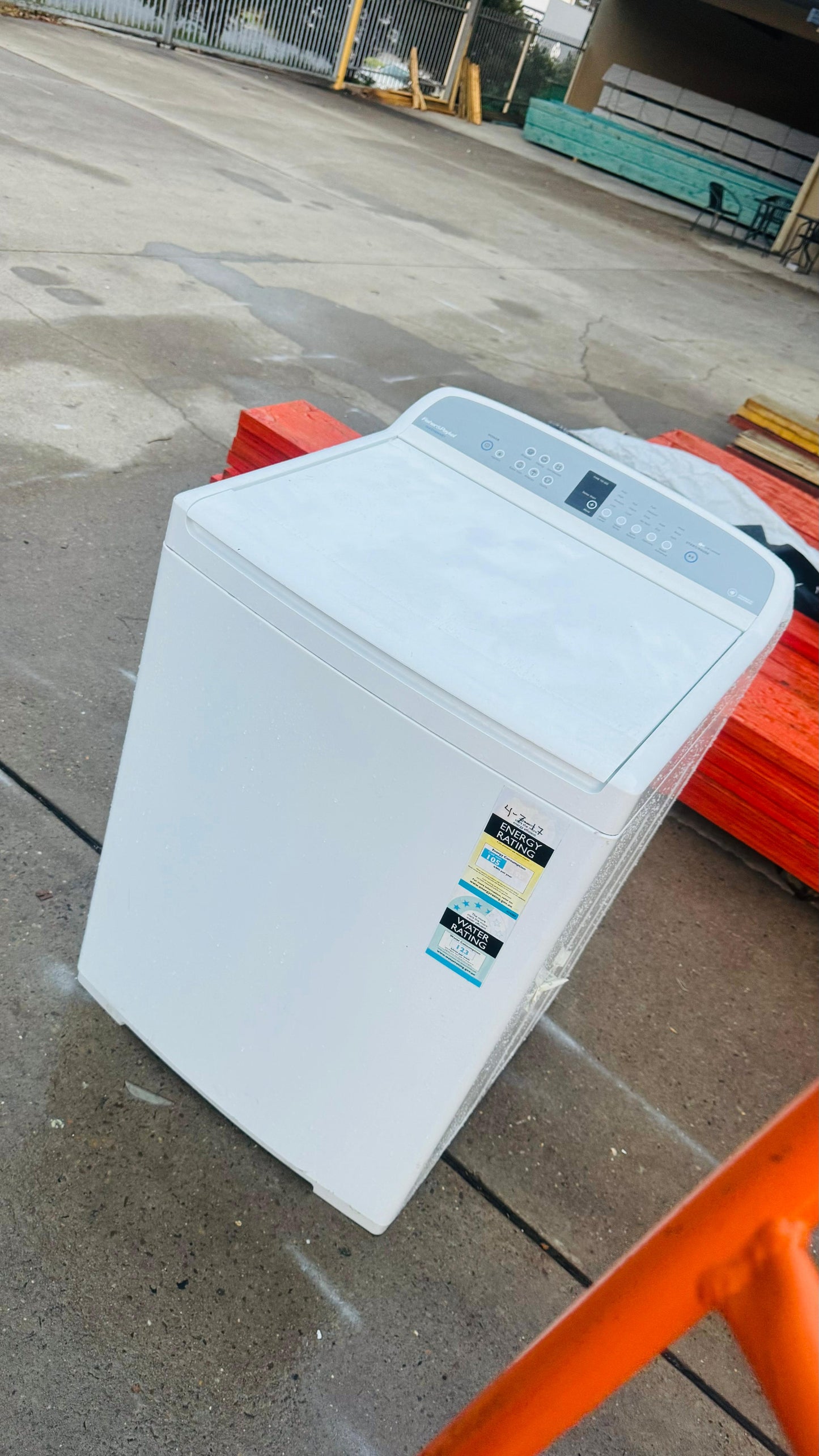 FISHER AND PAYKEL 10KGS TOP LOADER WASHING MACHINE