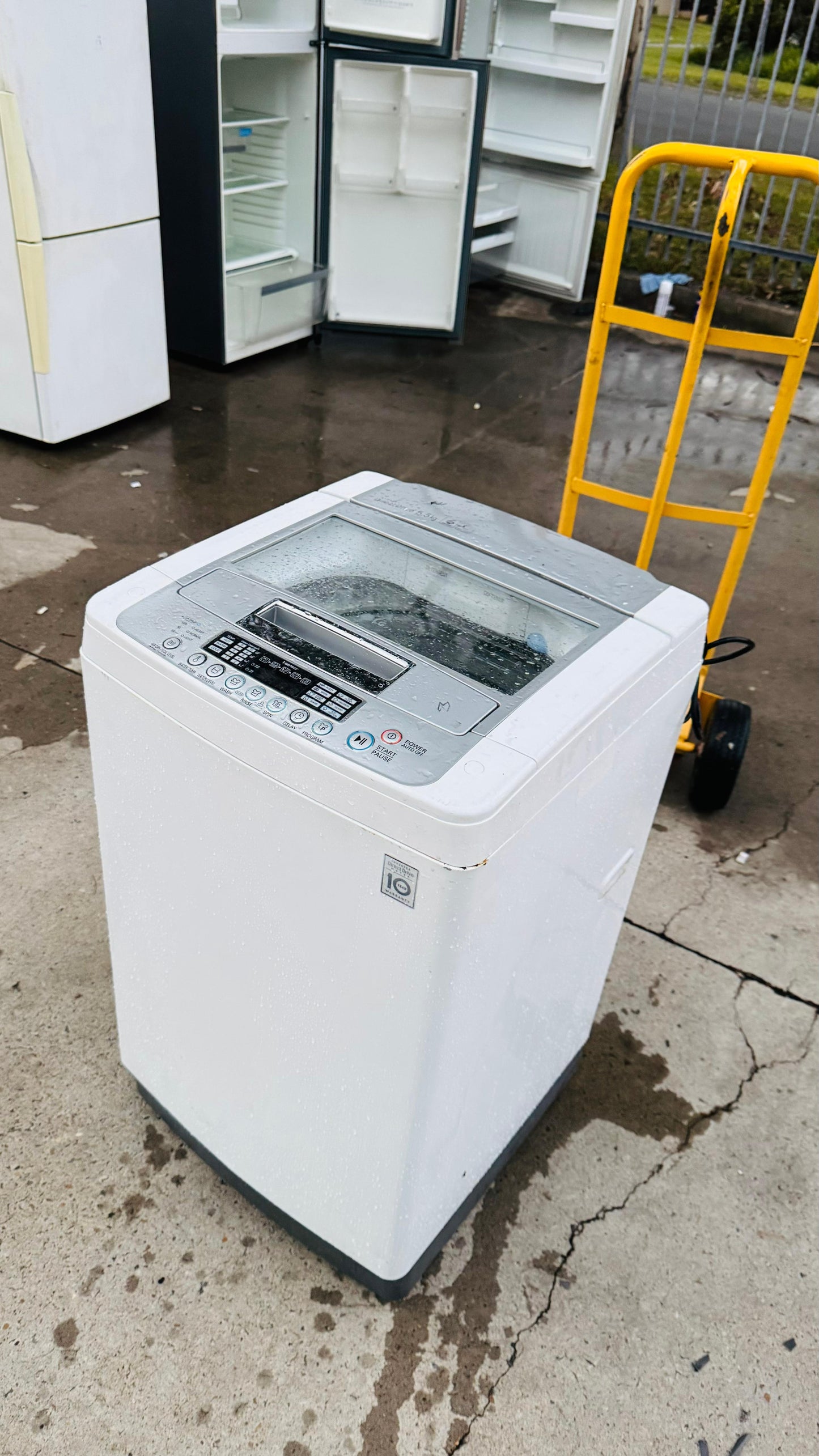 LG 5.5KGS TOP LOADER WASHING MACHINE
