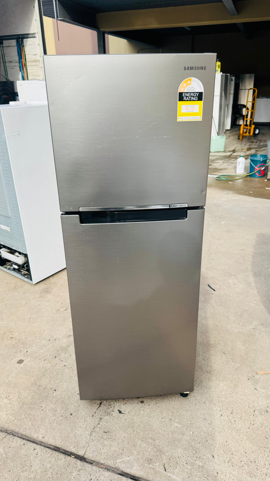 SAMSUNG 318 LITRES FRIDGE FREEZER