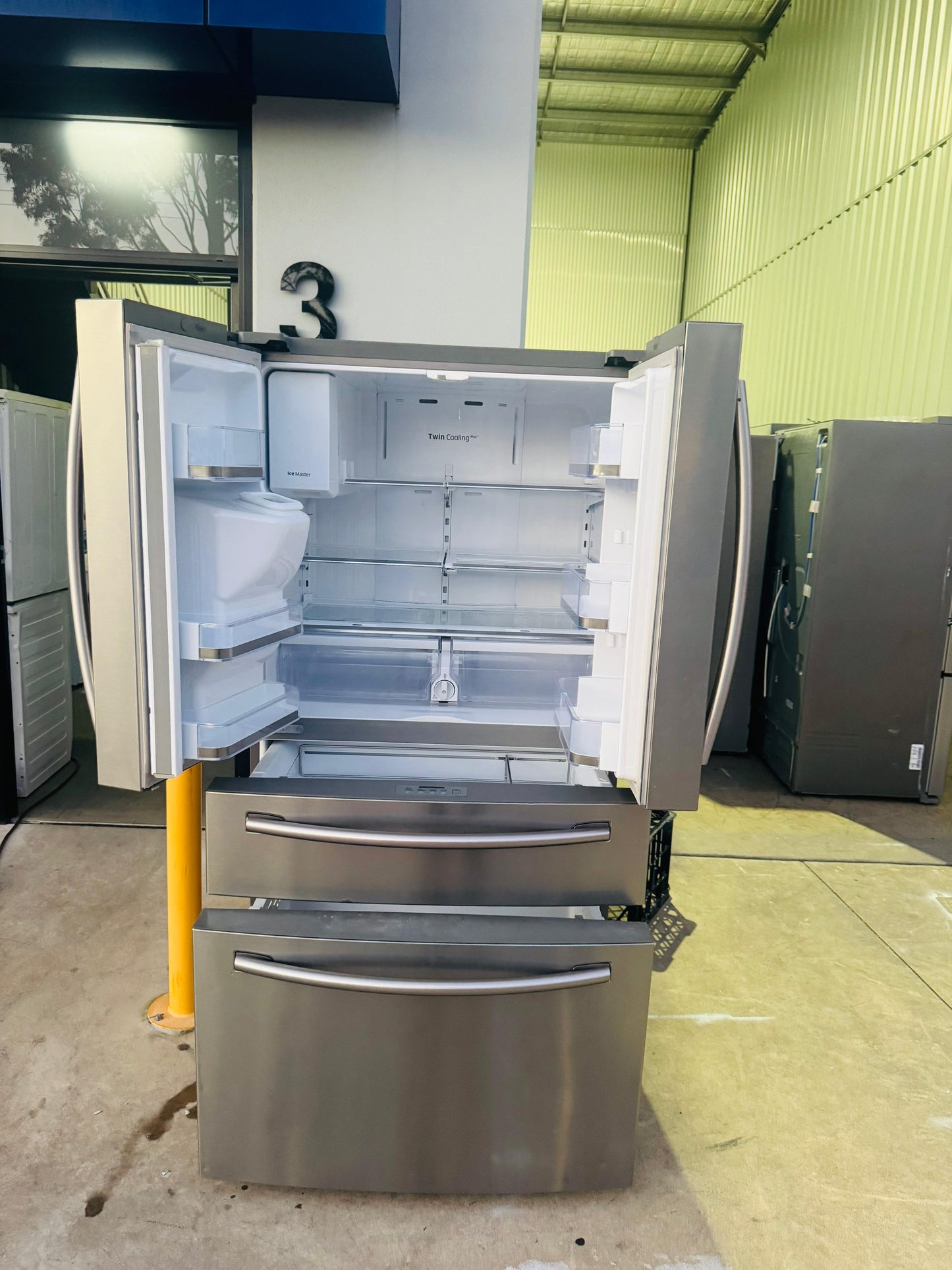 SAMSUNG FRENCH DOOR 680 LITRES FRIDGE FREEZER