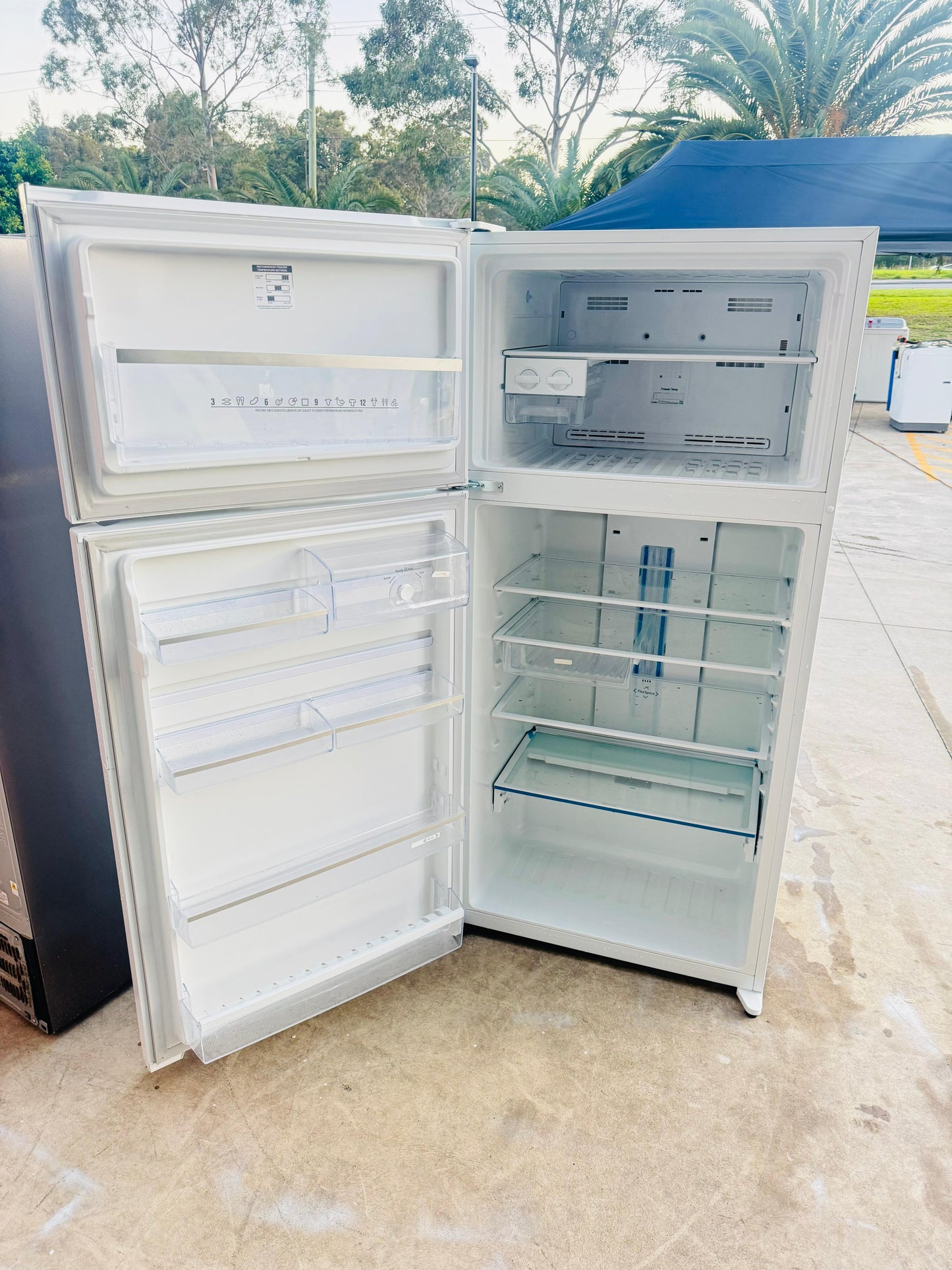 WESTINGHOUSE 537 LITRES FRIDGE FREEZER