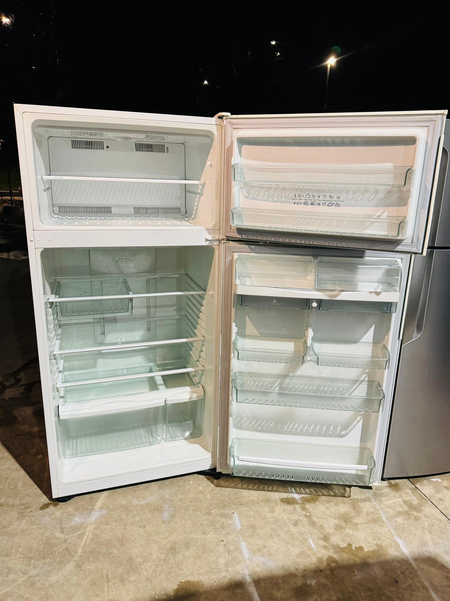 WESTING HOUSE 517 LITRES FRIDGE FREEZER