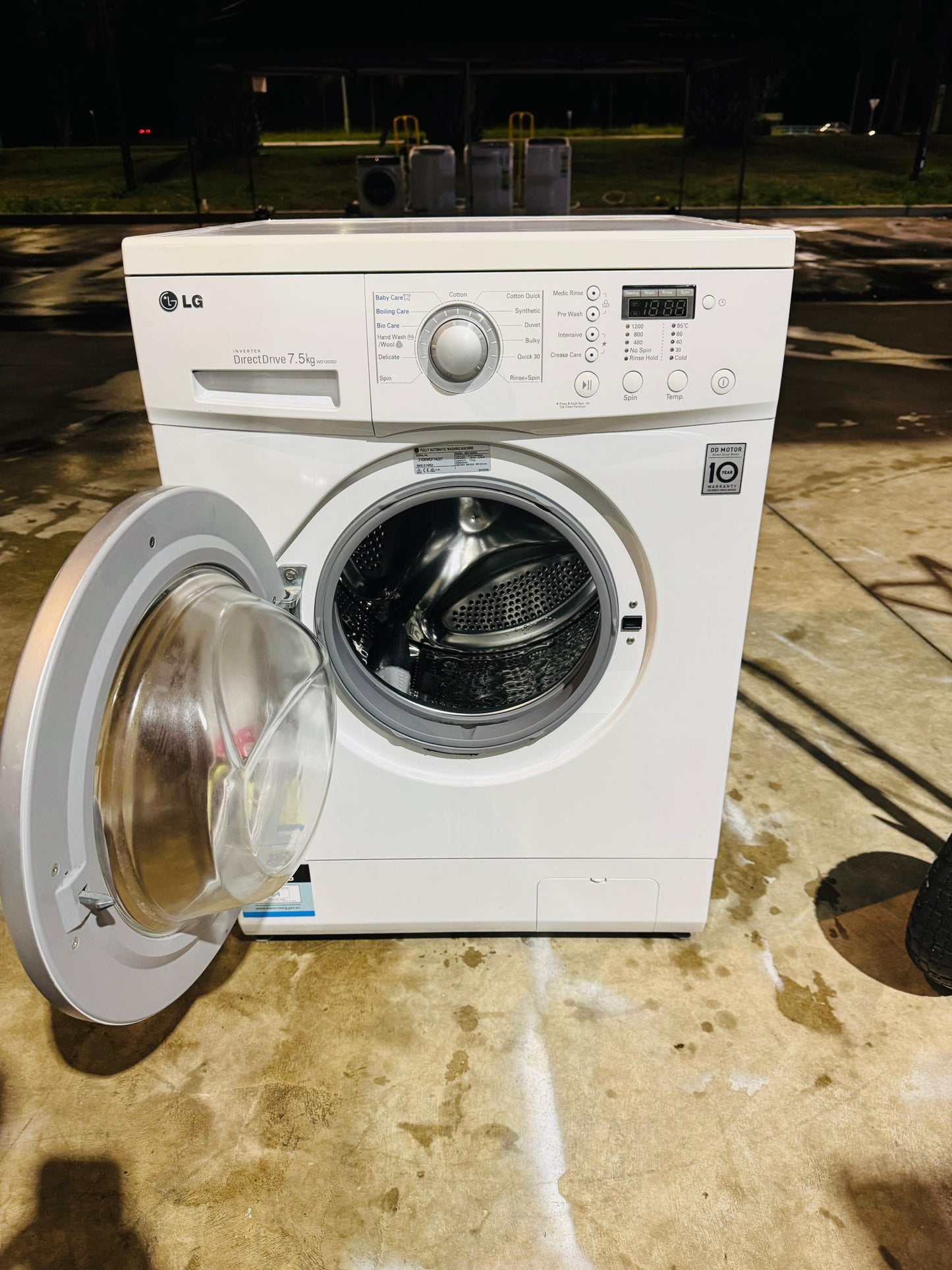 LG 7.5KGS FRONT LOADER WASHING MACHINE