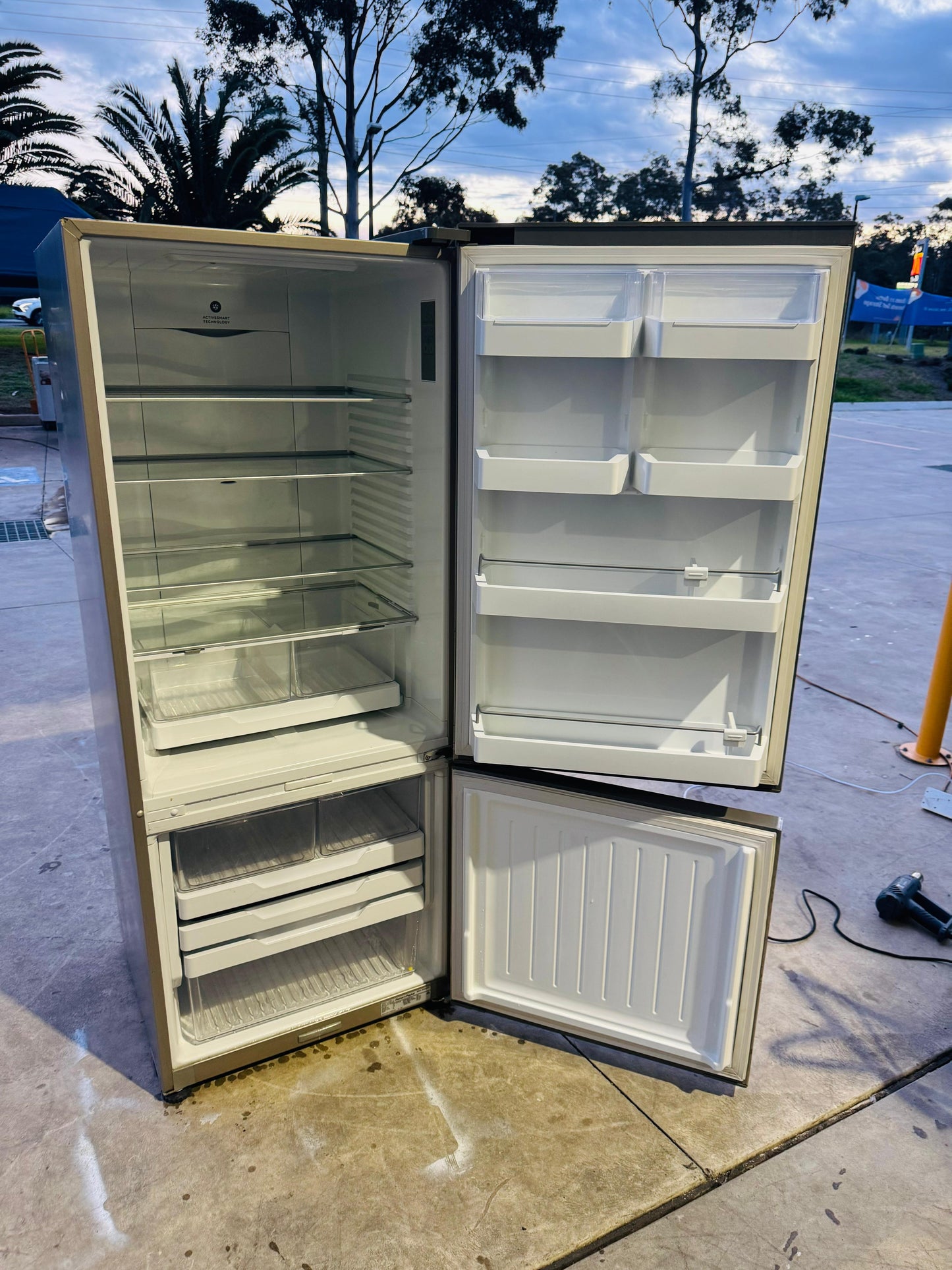 FISHER AND PAYKEL 442 LITRES FRIDGE FREEZER
