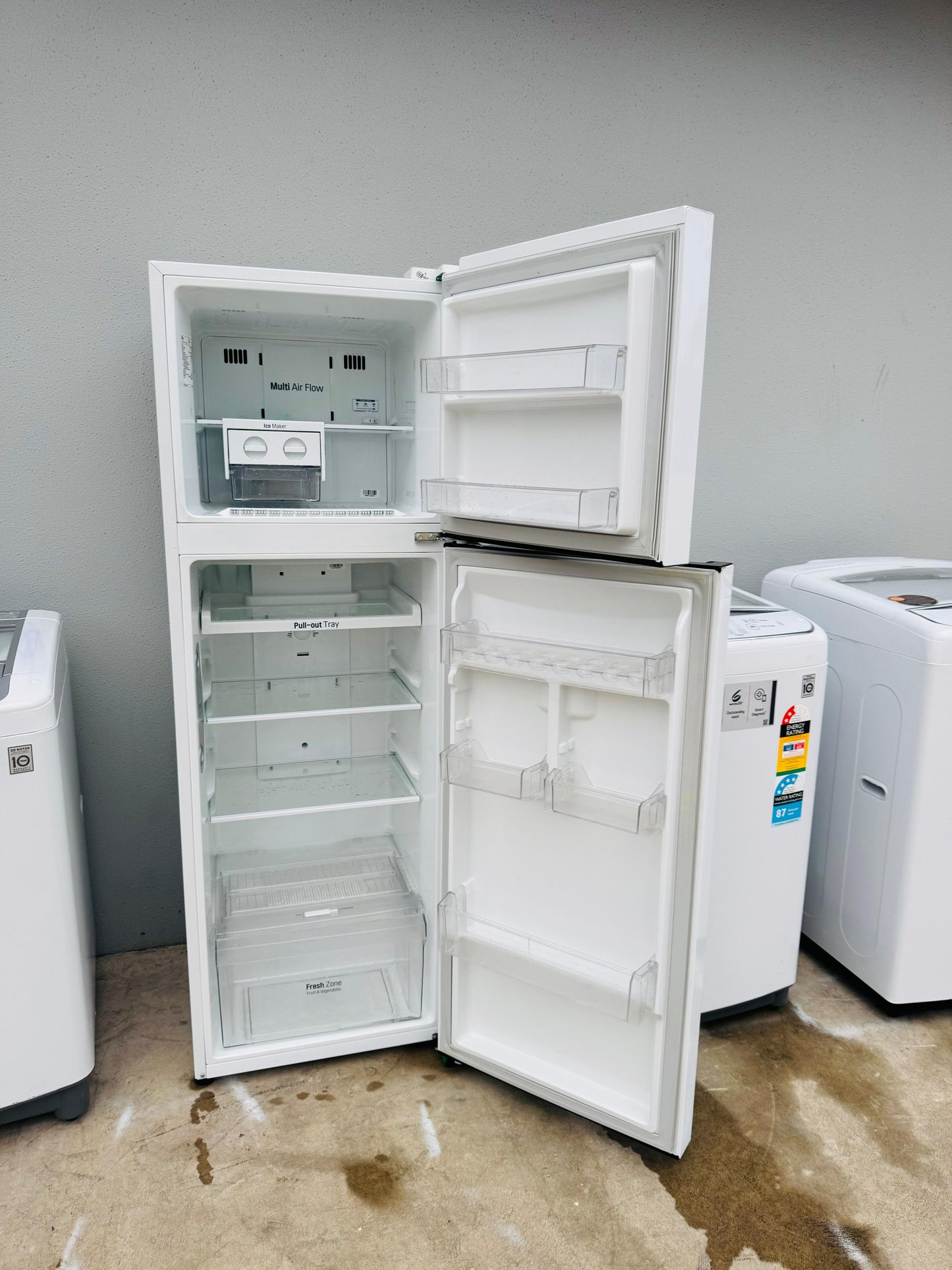 LG 279 LITRES FRIDGE FREEZER