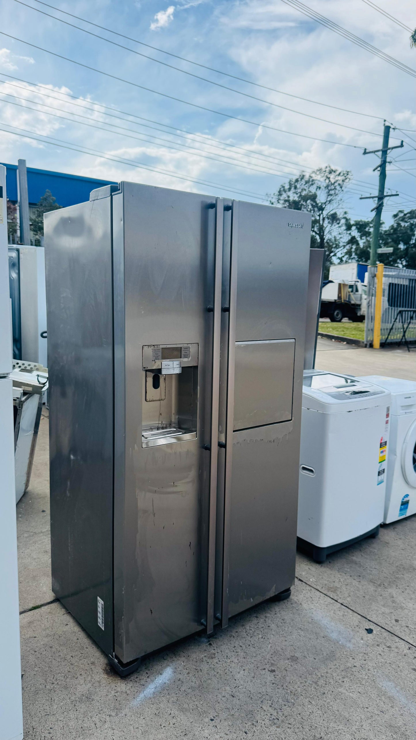 SAMSUNG 702 LITRES SIDE BY SIDE DOOR FRIDGE FREEZER