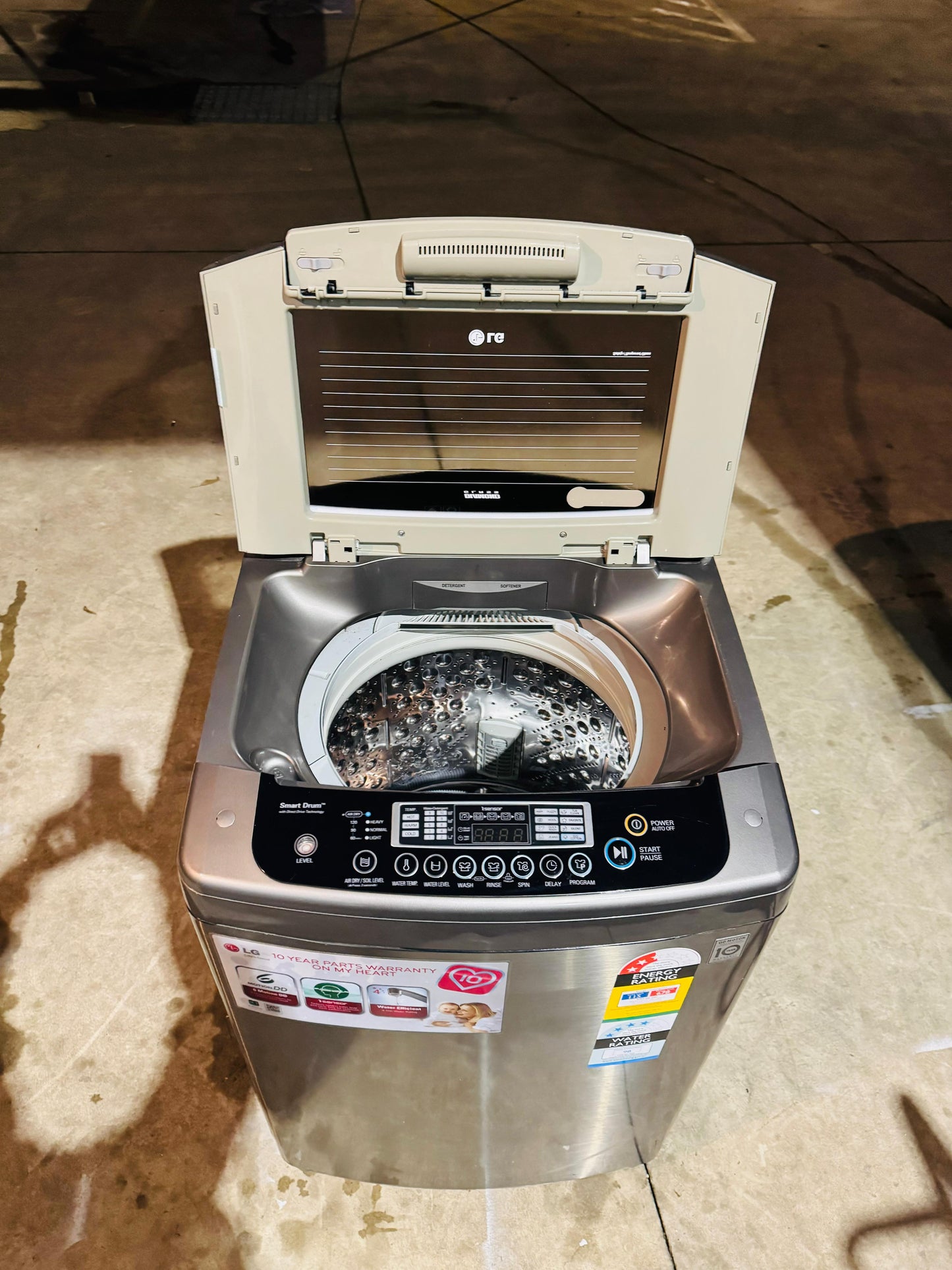 LG 9.5 KGS TOP LOADER WASHING MACHINE