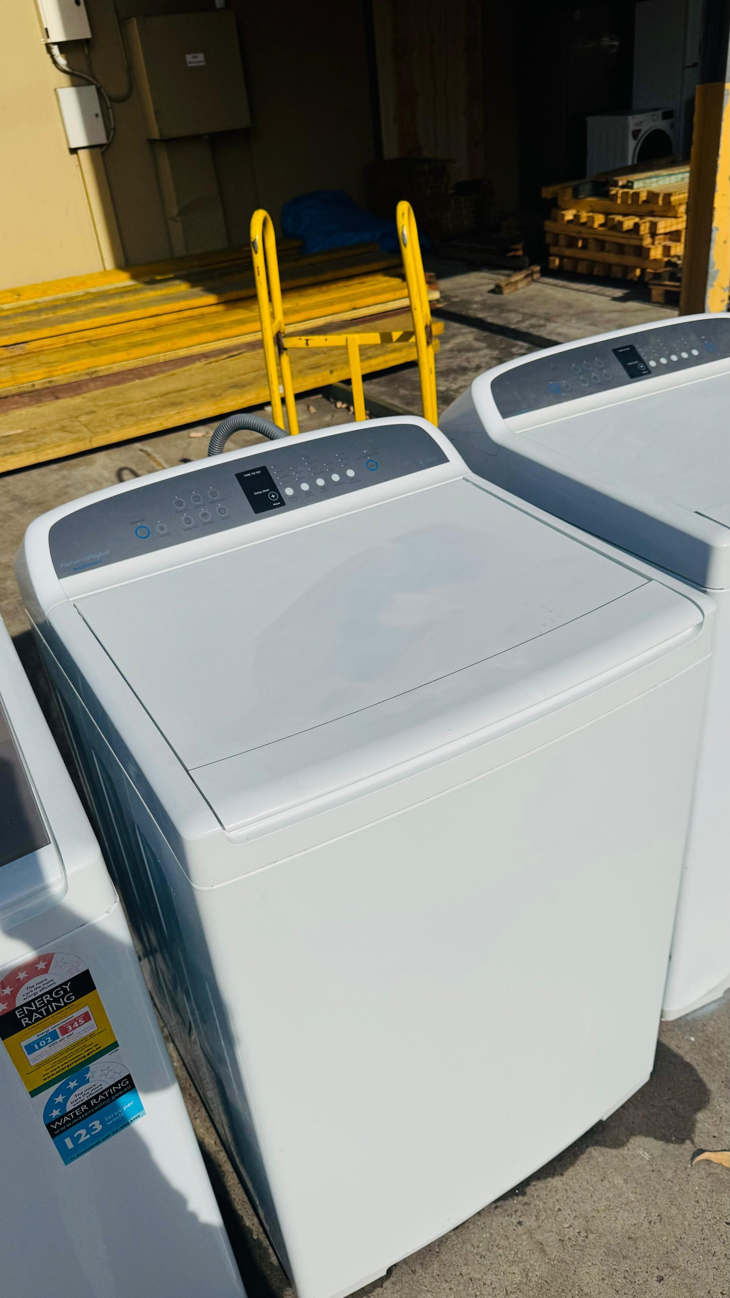 FISHER AND PAYKEL 10KGS TOP LOADER WASHING MACHINE