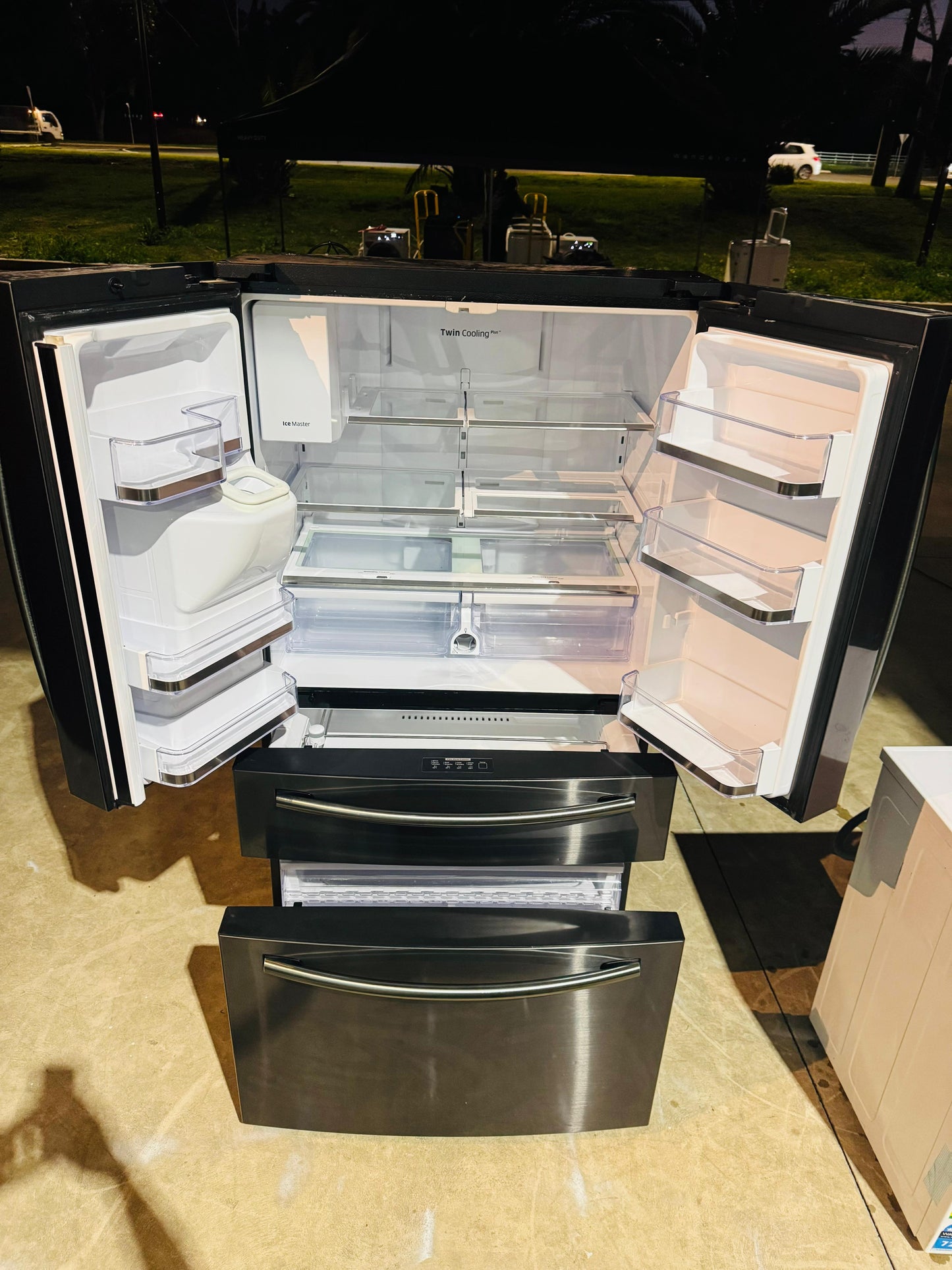 SAMSUNG FRENCH DOOR 680 LITRES FRIDGE FREEZER