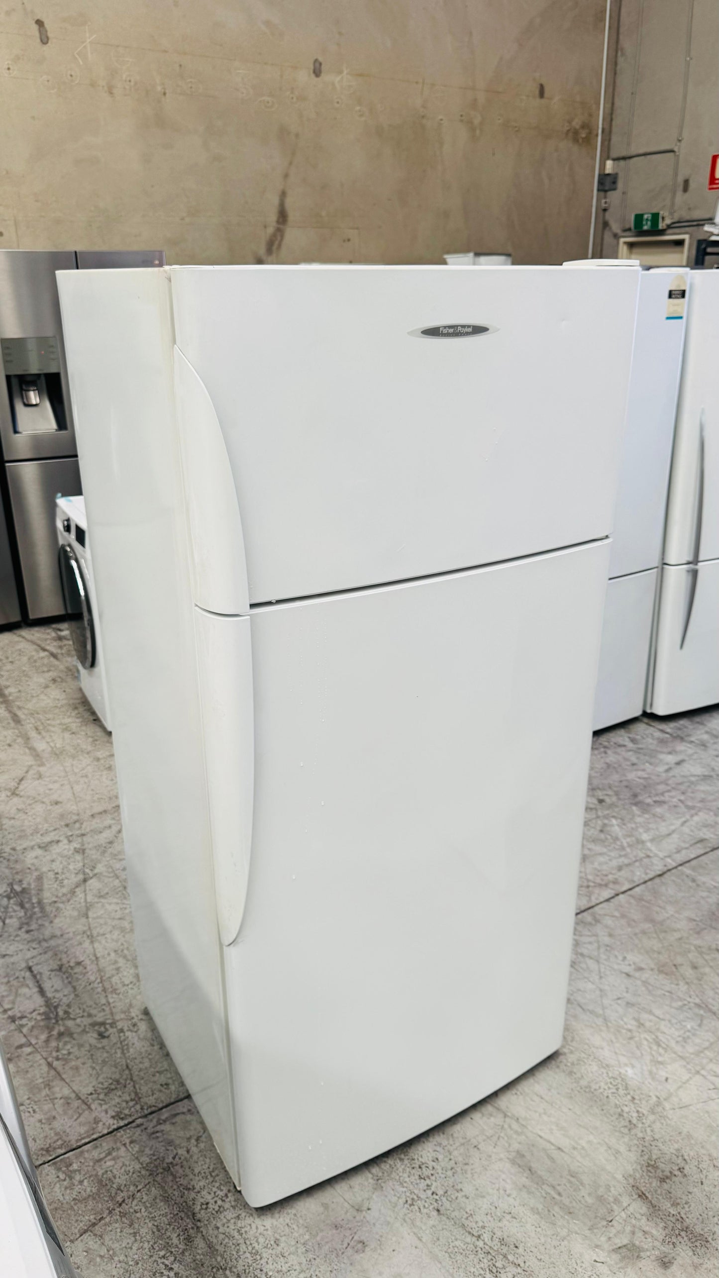 FISHER AND PAYKEL 517 LITRES FRIDGE FREEZER