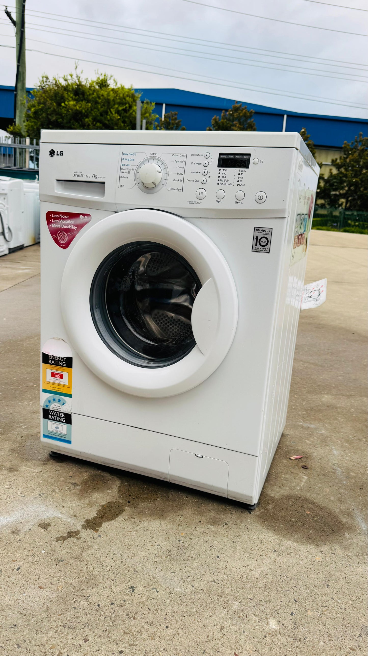 LG 7KGS FRONT LOADER WASHING MACHINE