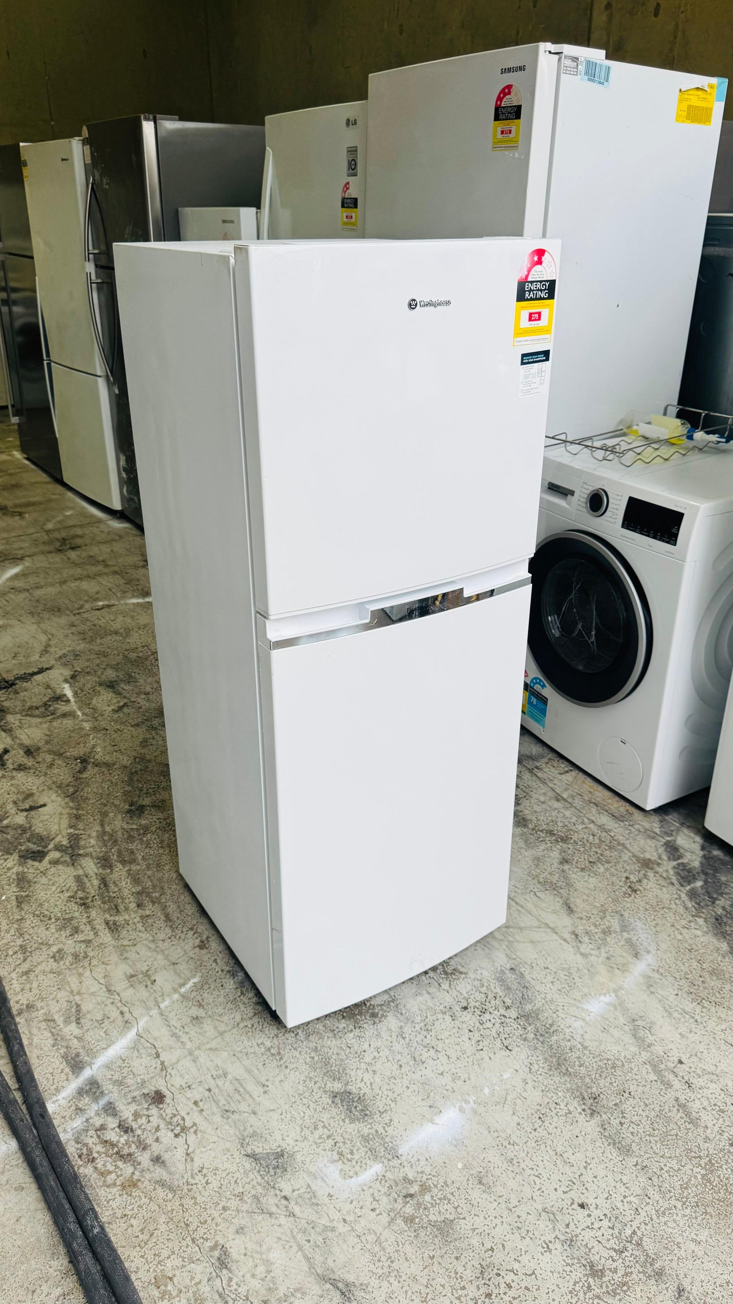 WESTINGHOUSE 230 LITRES FRIDGE FREEZER