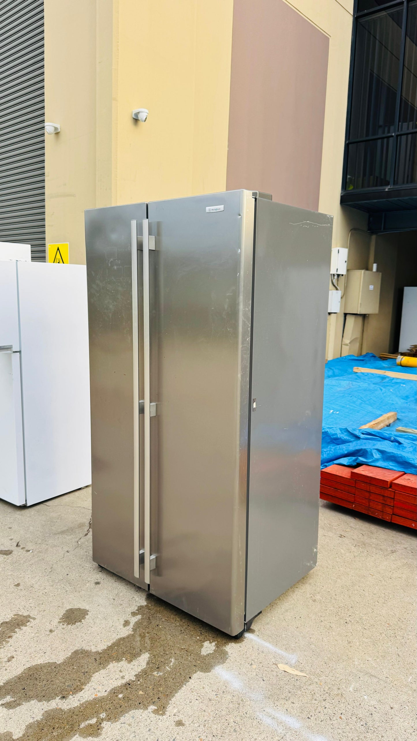WESTINGHOUSE SIDE BY SIDE 606 LITRES FRIDGE FREEZER