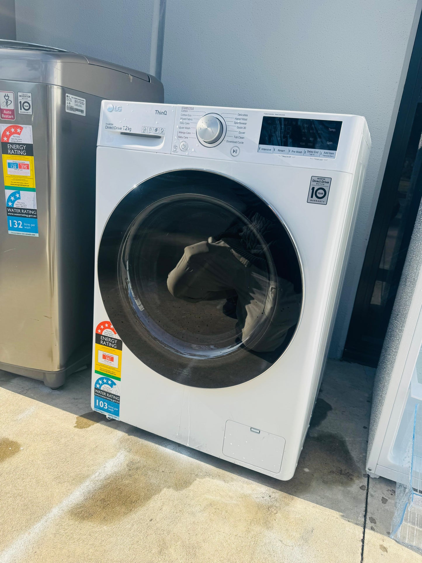 LG 12 KGS FRONT LOADER WASHING MACHINE