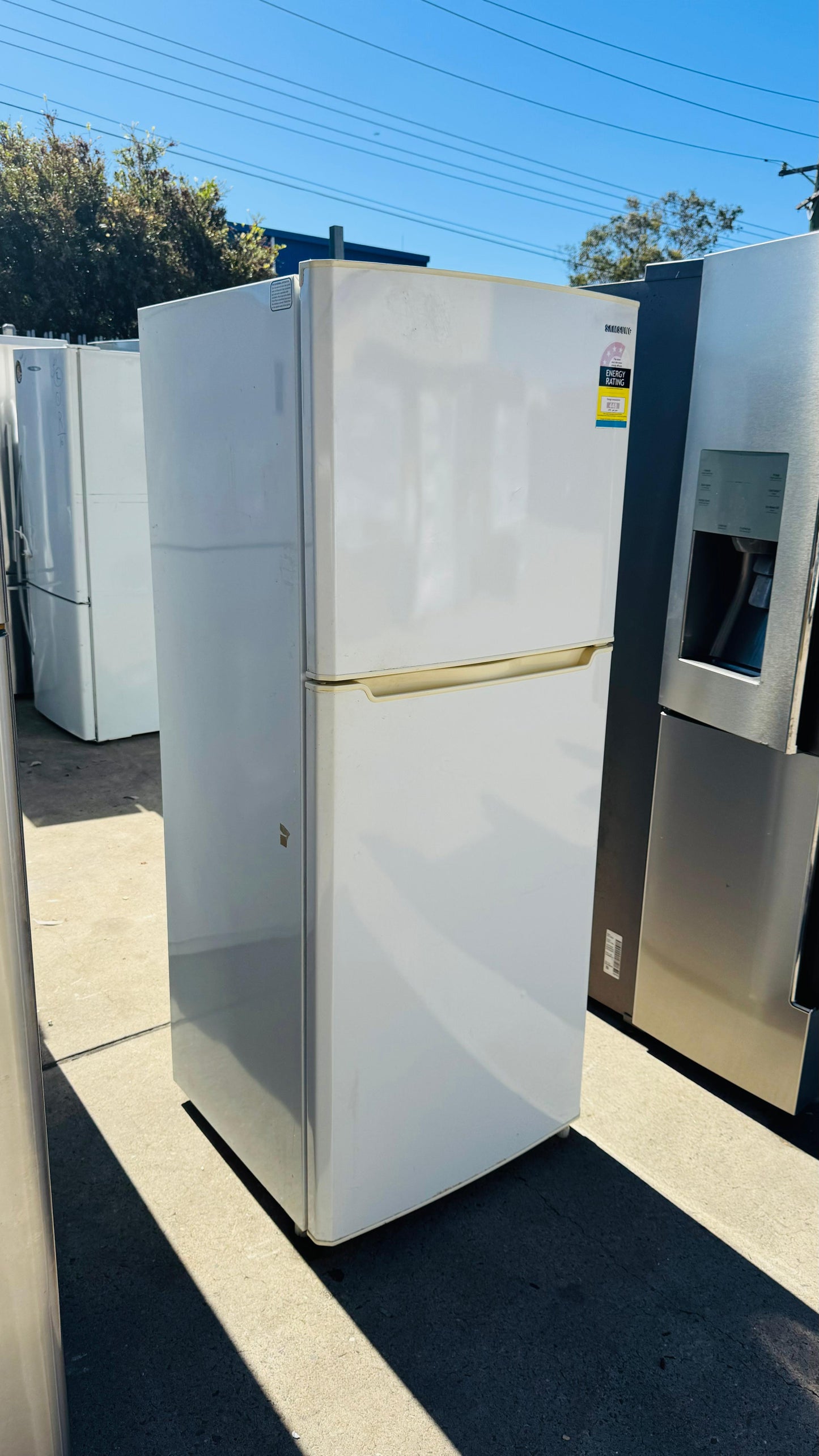 SAMSUNG 367 LITRES FRIDGE FREEZER