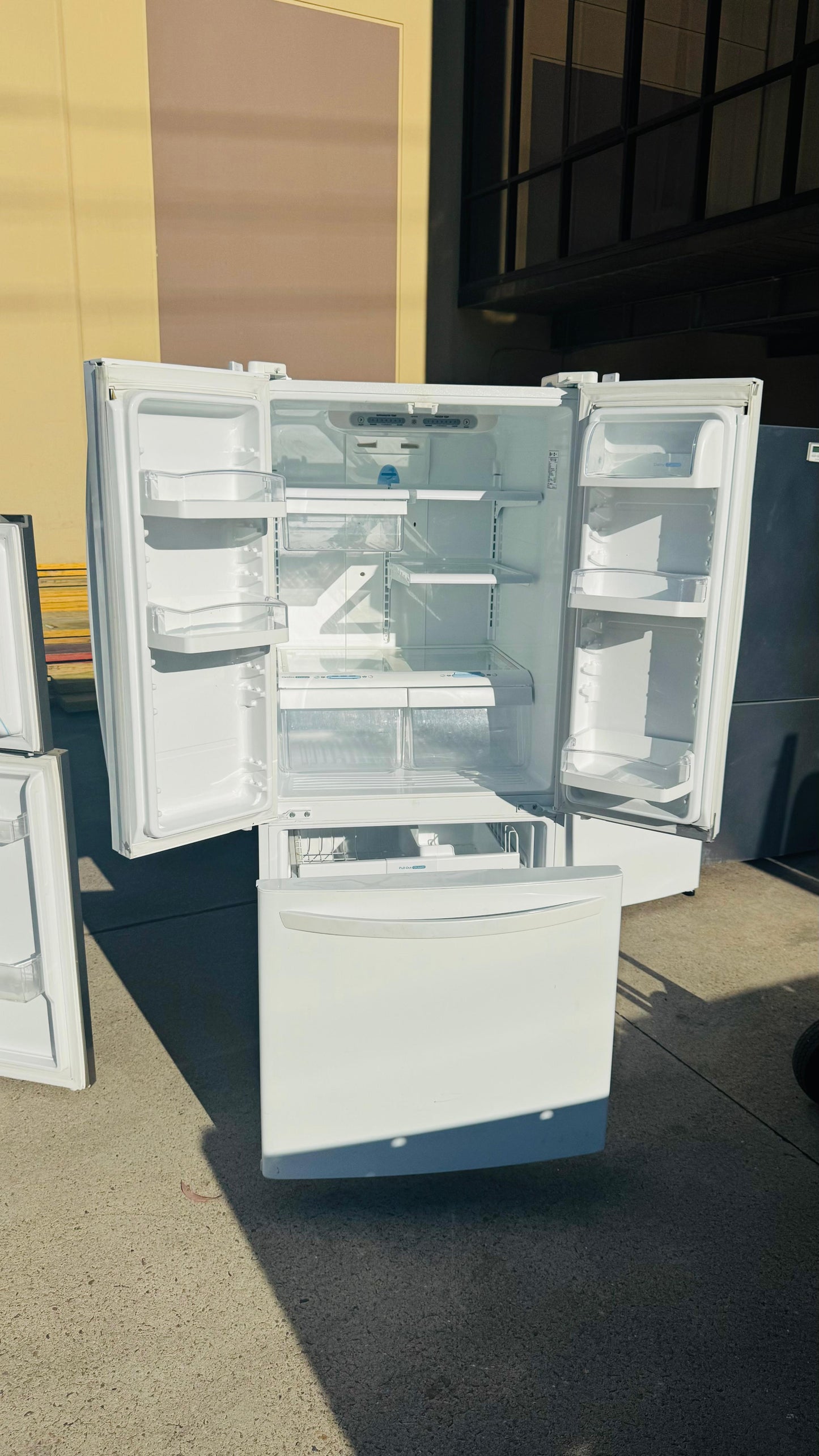 LG FRENCHDOOR 591 LITRES FRIDGE FREEZER