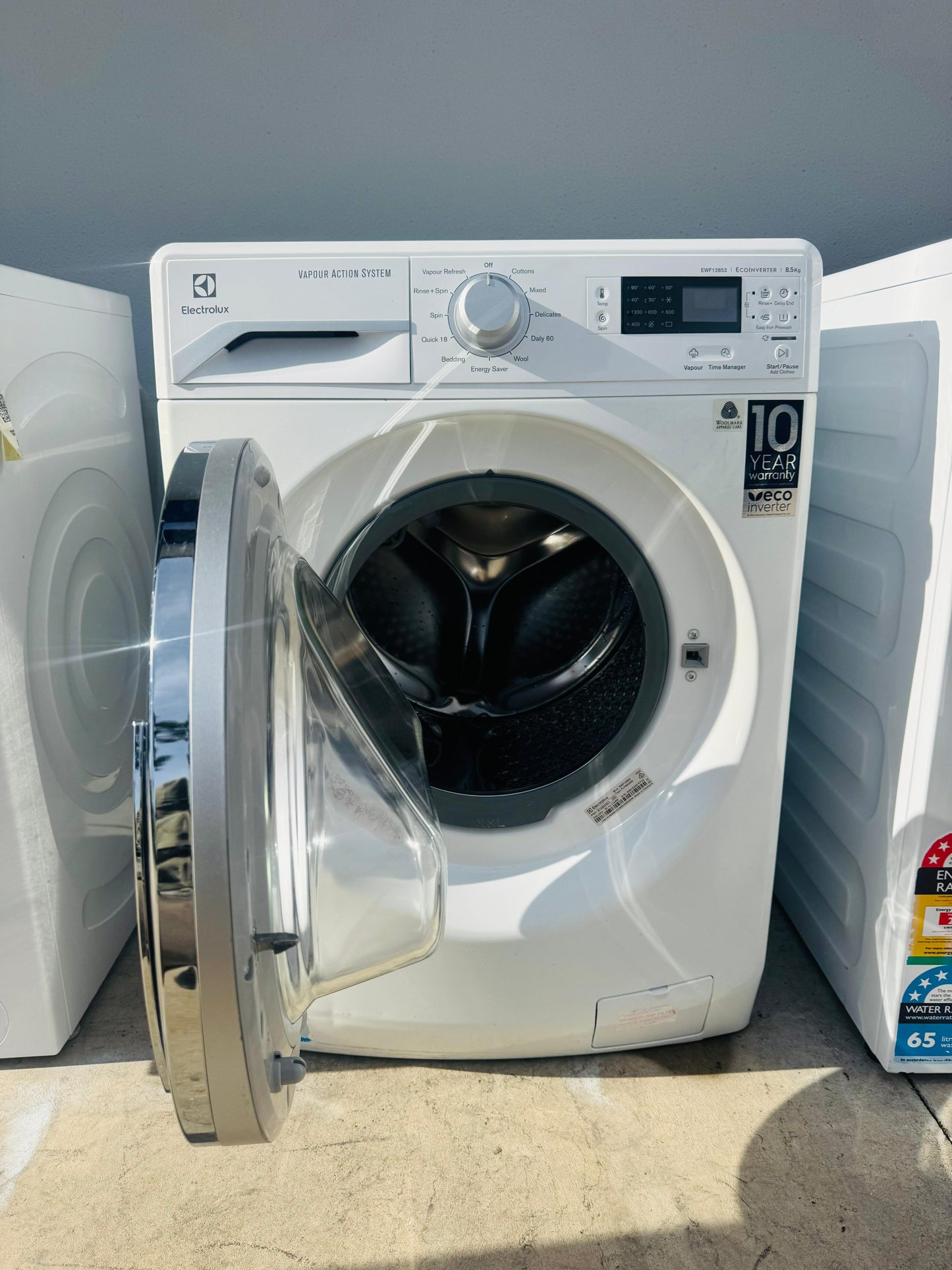 ELECTROLUX 8.5 KGS FRONT LOADER WASHING MACHINE