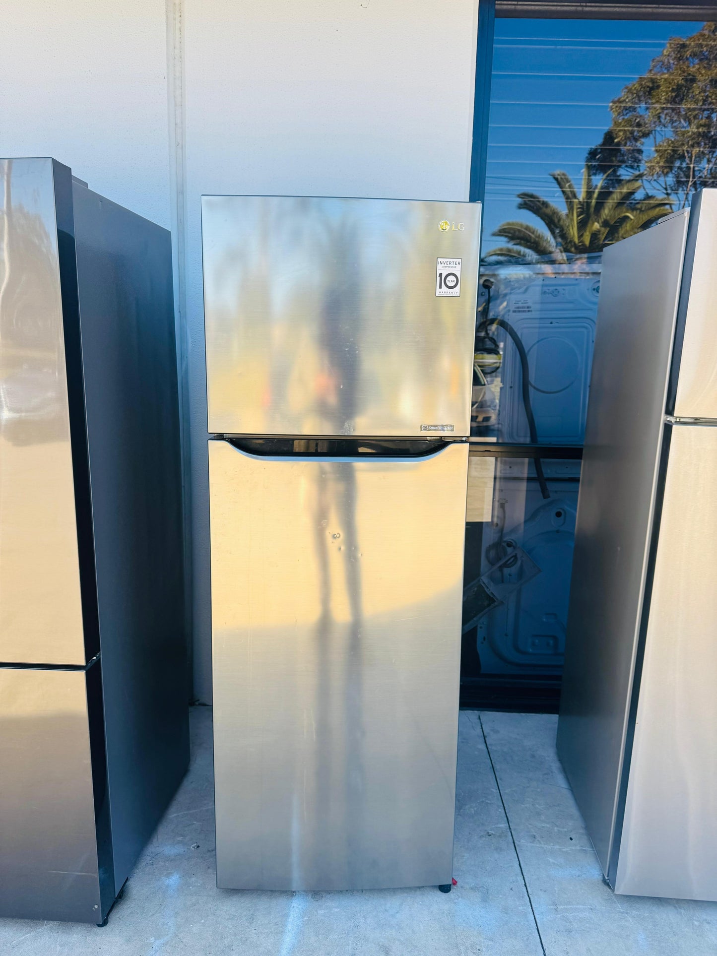 LG 332 LITRES FRIDGE AND FREEZER