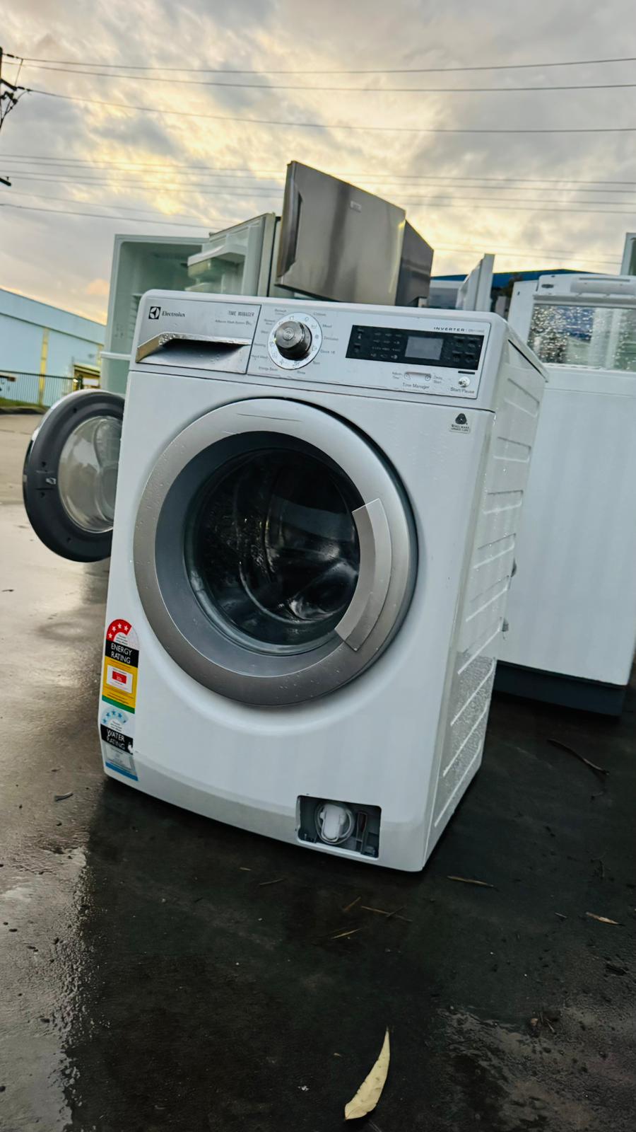 ELECTROLUX 8KGS FRONT LOADER WASHING MACHINE