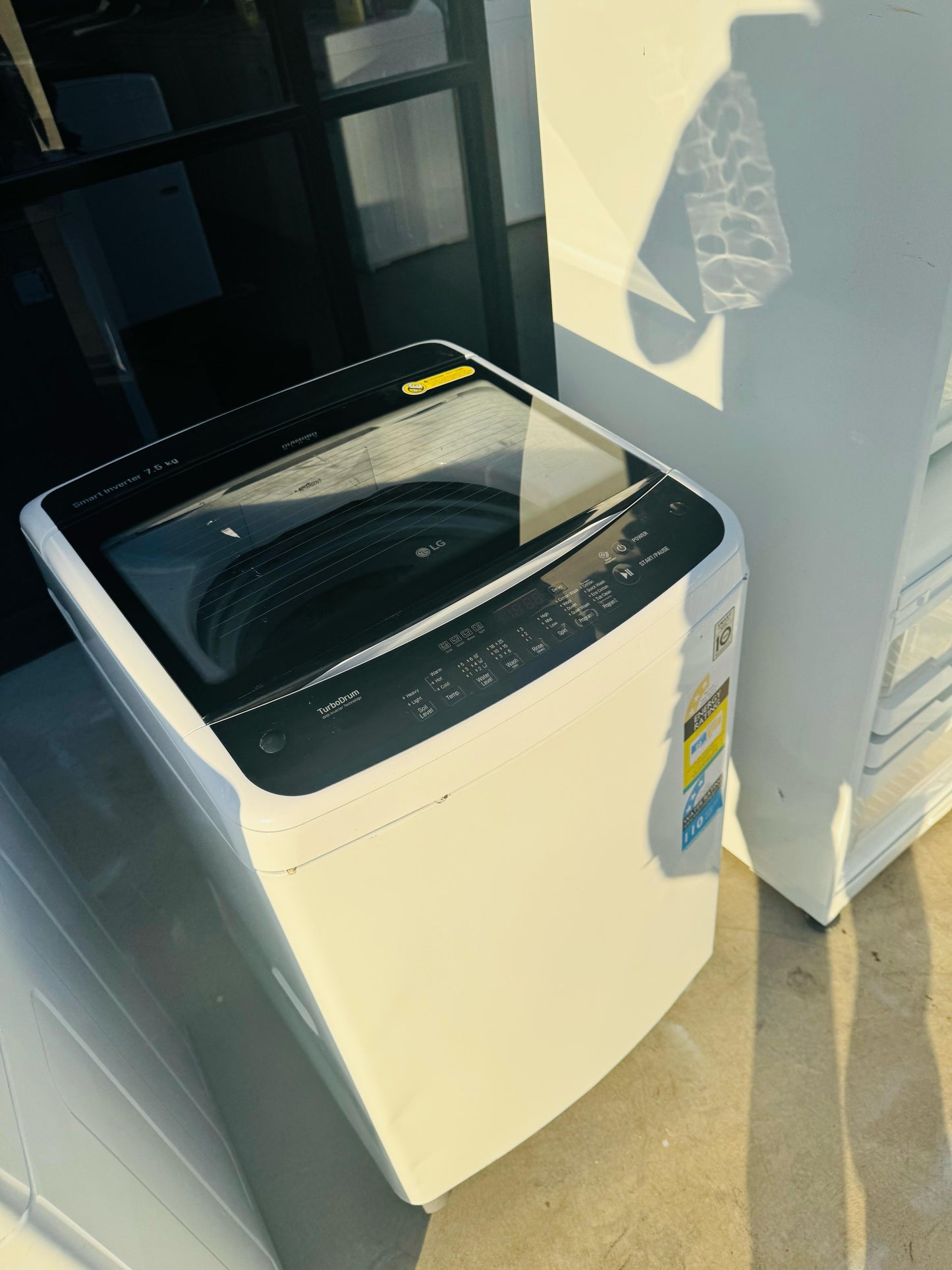 **LG 7.5 KGS TOP LOADER WASHING MACHINE** FREE DELIVERY