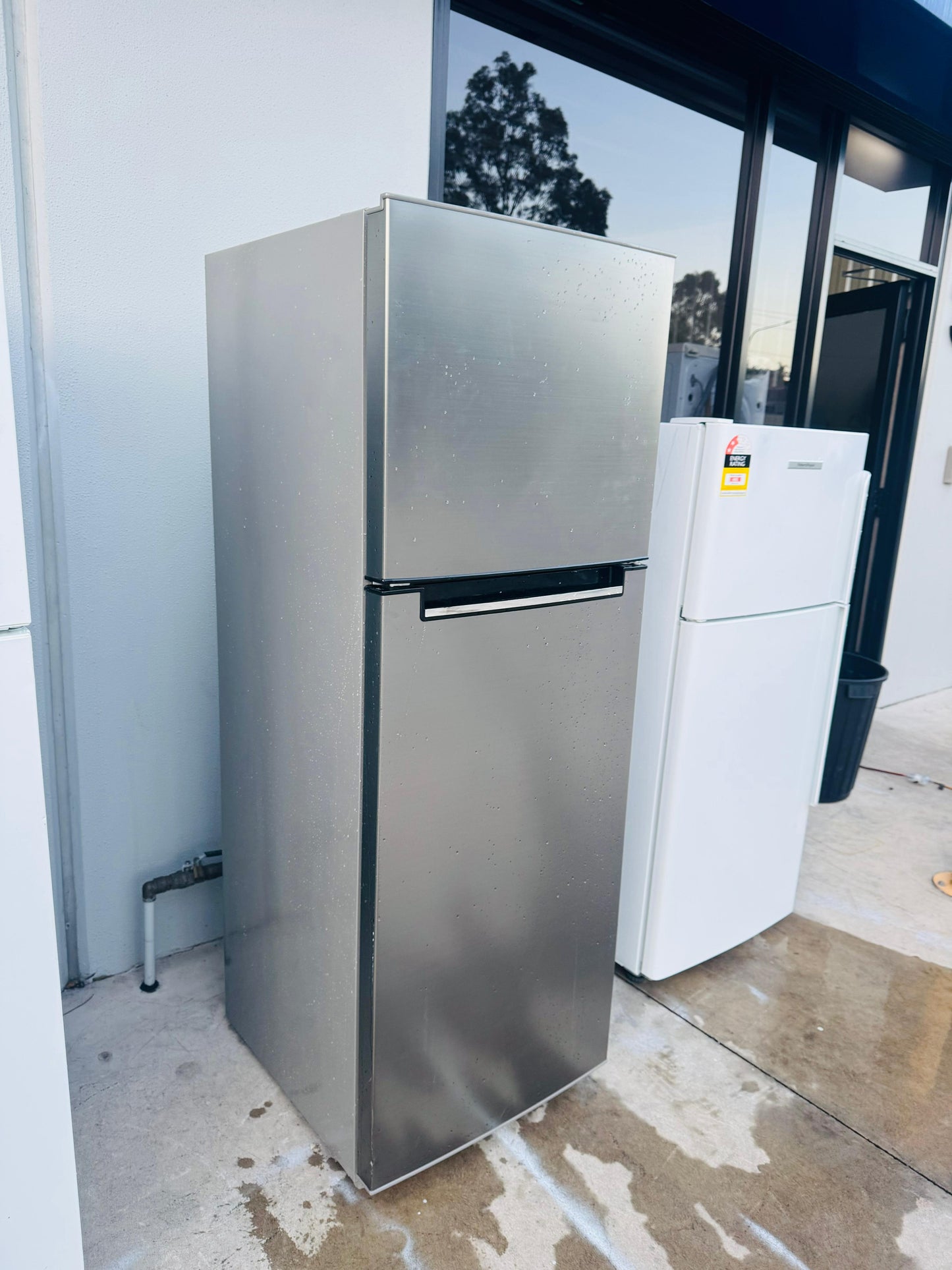 SEIKI 366 LITRES FRIDGE FREEZER